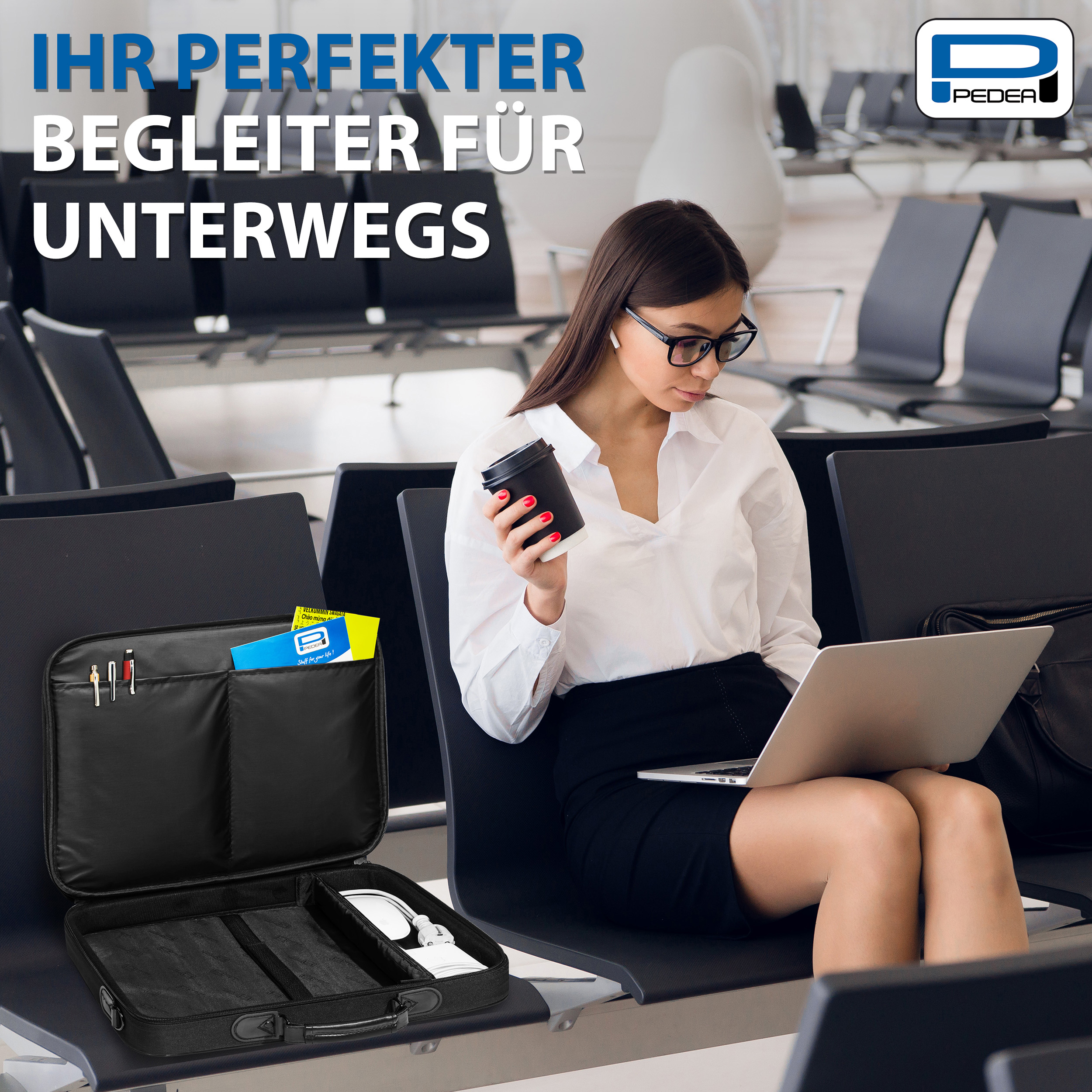 Frau sitzt, benutzt einen Laptop, hält eine Kaffeetasse. Offene schwarze Aktentasche mit Gegenständen. Text: Ihr perfekter Begleiter.