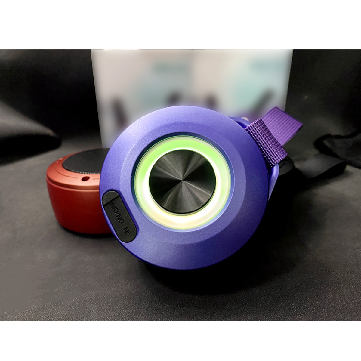 BRIGHTAKE Tragbarer Bluetooth-Lautsprecher – für Bluetooth-Lautsprecher, Draußen Wasserdicht, Lila LED-Licht