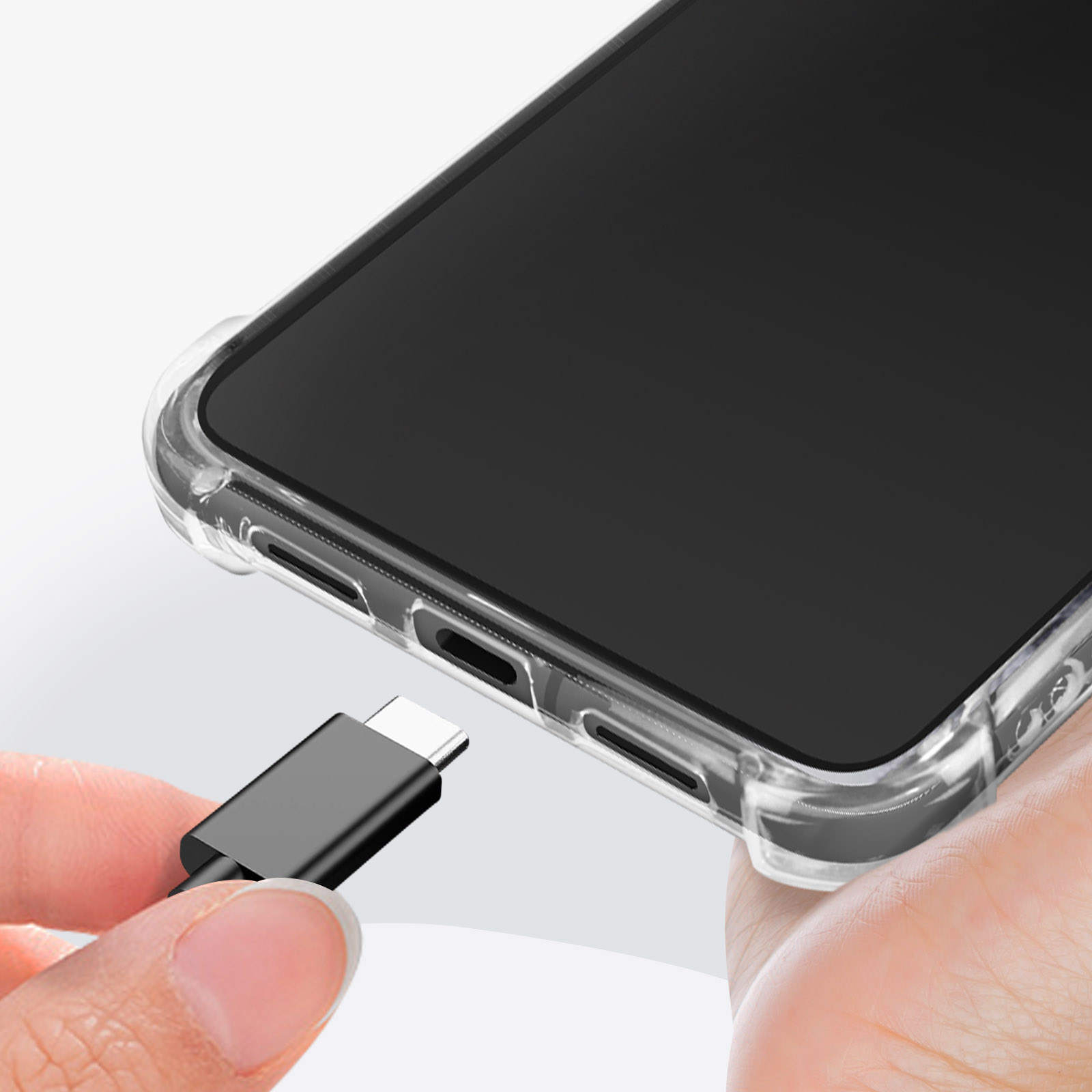 Primo piano di uno smartphone in carica con un cavo USB-C nero.