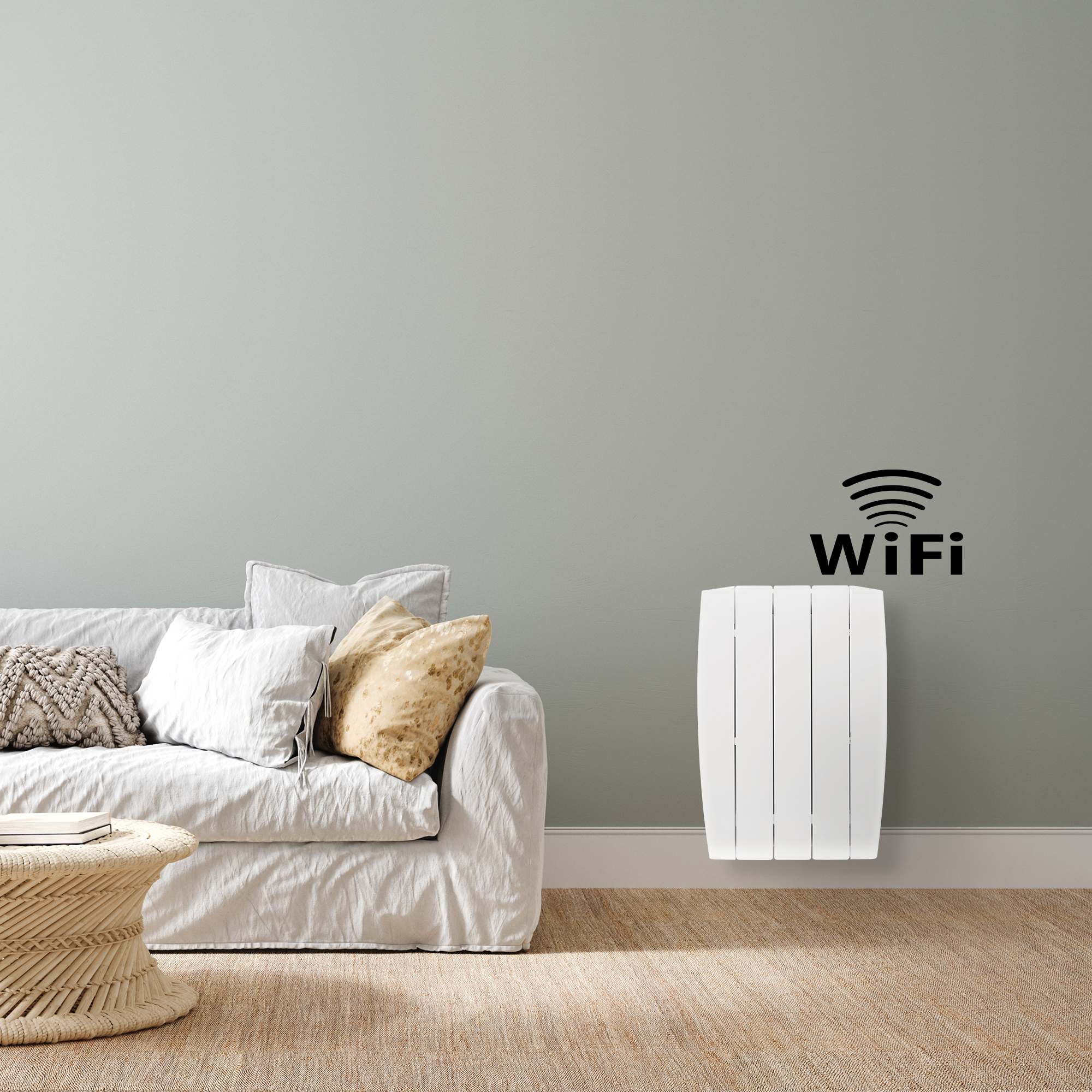 Salón con sofá blanco, almohadas, mesa de centro y un radiador con wifi en la pared.
