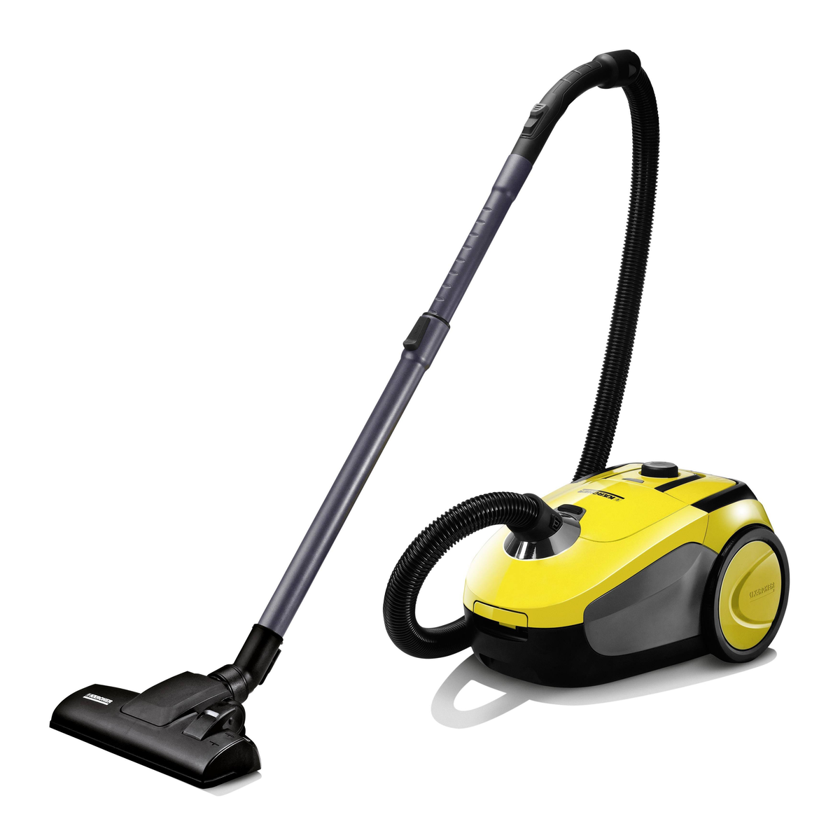 Aspirapolvere giallo e nero con tubo e lancia. Sfondo bianco. Marchio Kärcher.