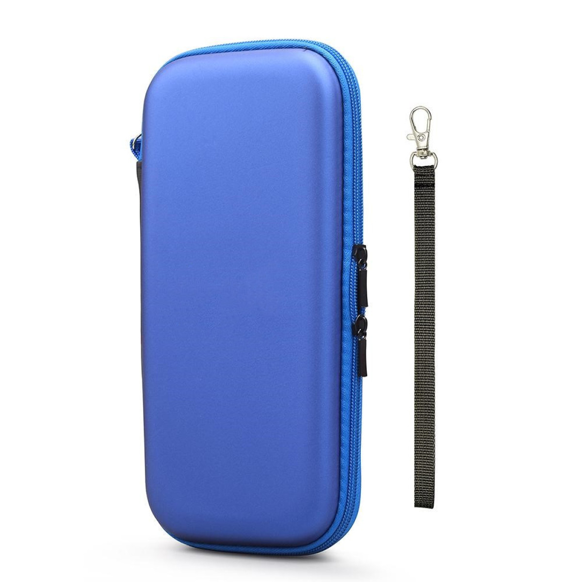 Niebieskie etui z zamkiem błyskawicznym i paskiem do małego urządzenia. Białe tło.