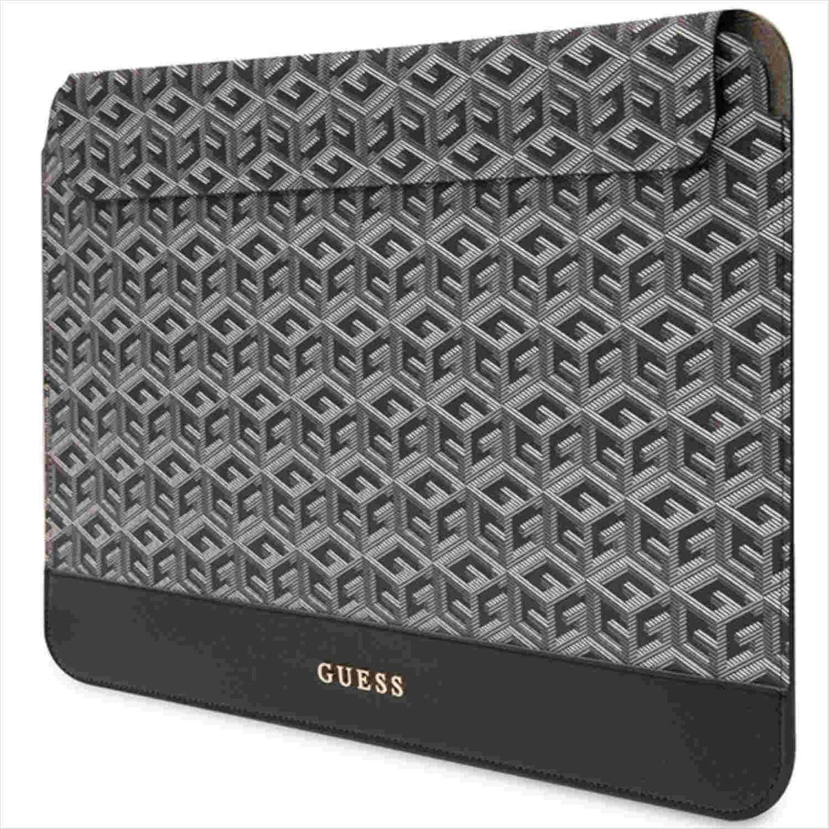 Eine grau-schwarz gemusterte Laptoptasche mit schwarzem Boden und dem Wort GUESS.