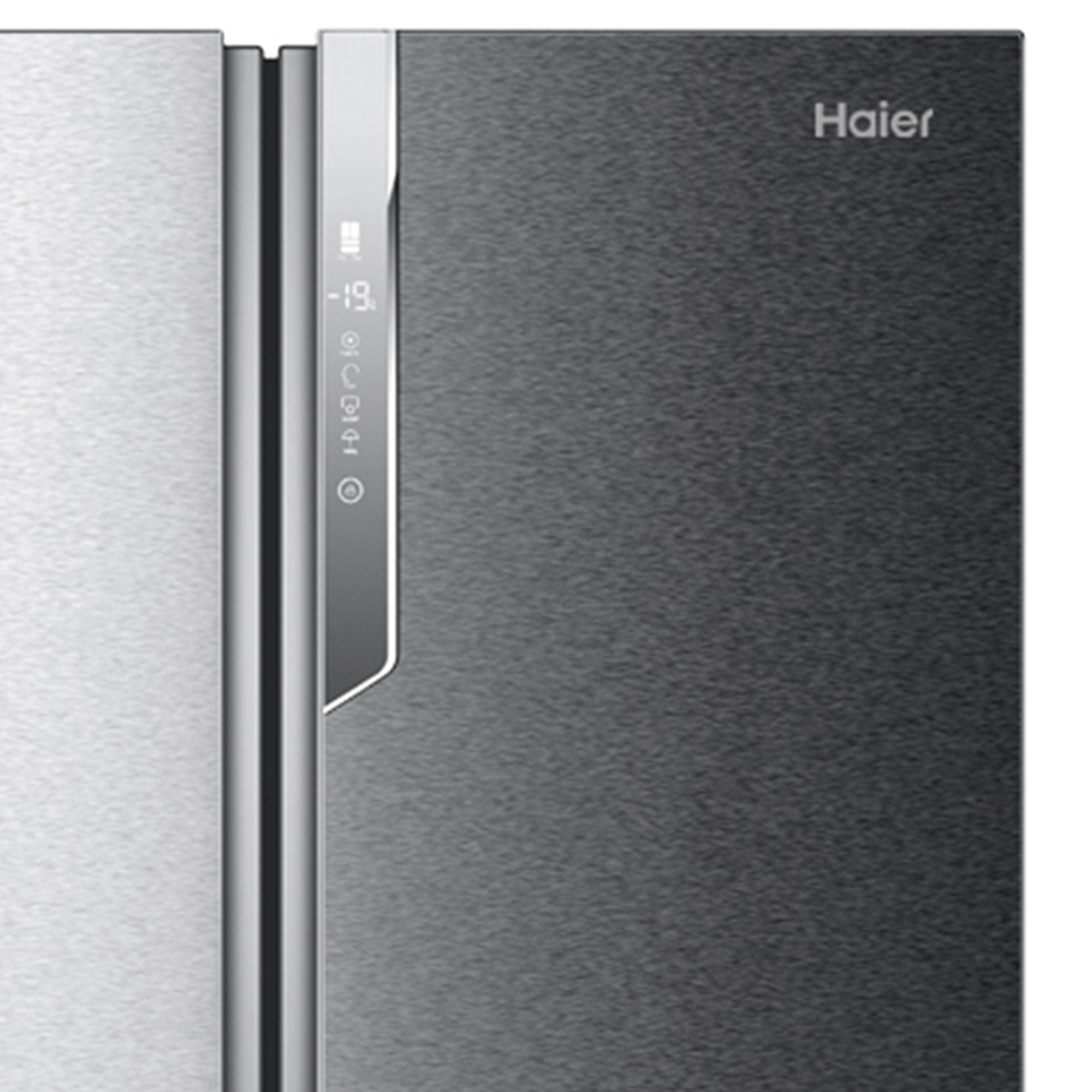 Haier Kühlschrank Seitenansicht. Silberfarben, Display mit Temperatur- und anderen Einstellungen.