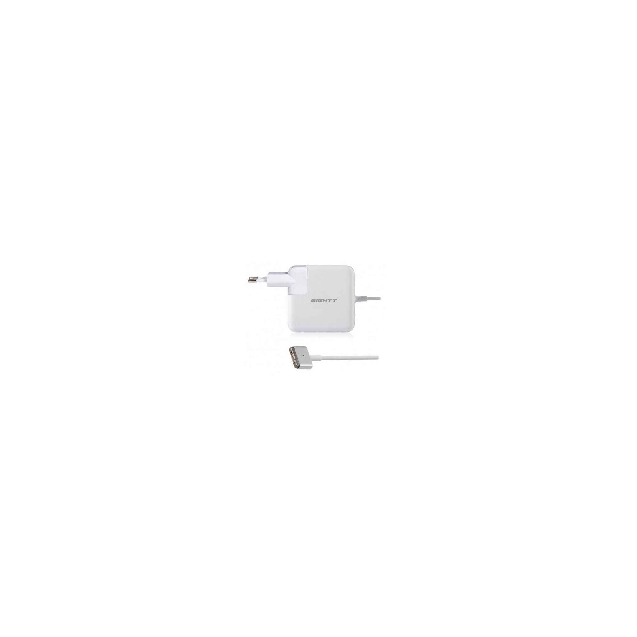 Cargador y cable blancos. El cargador es rectangular, con un logotipo y un puerto USB-C.