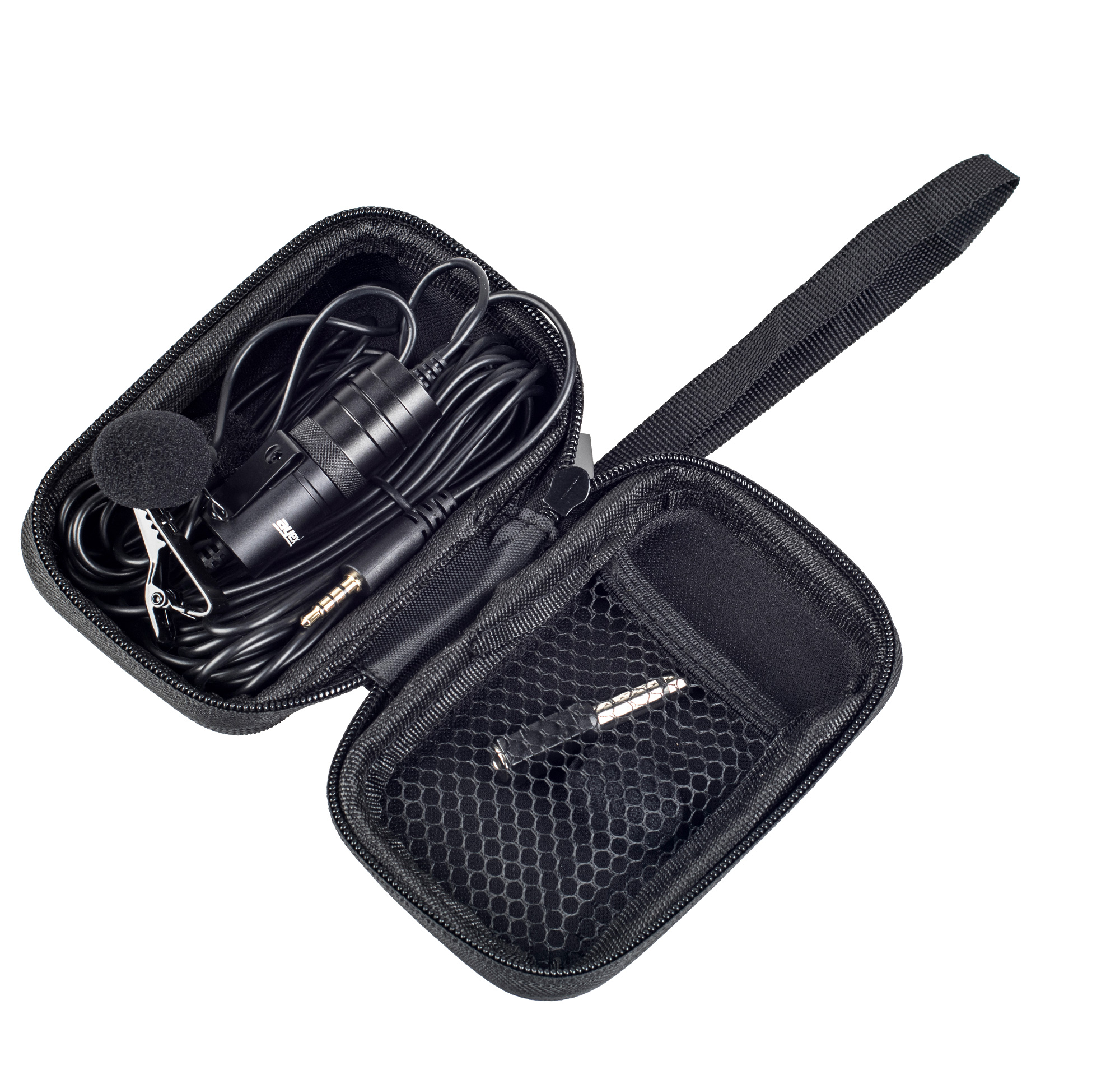 Geöffnete schwarze Hülle mit Mikrofon, Kabel und Klinkenstecker. Weißer Hintergrund.