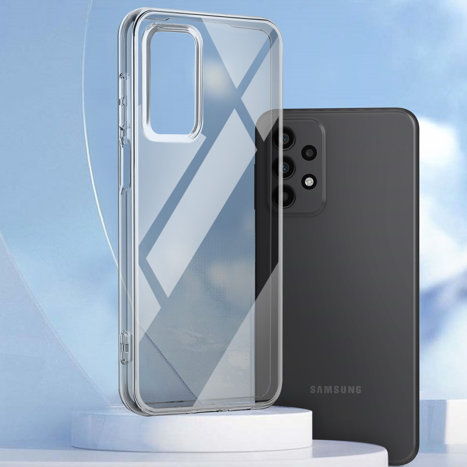 Custodia trasparente su un telefono nero. Tre fotocamere sul telefono. Sfondo blu.
