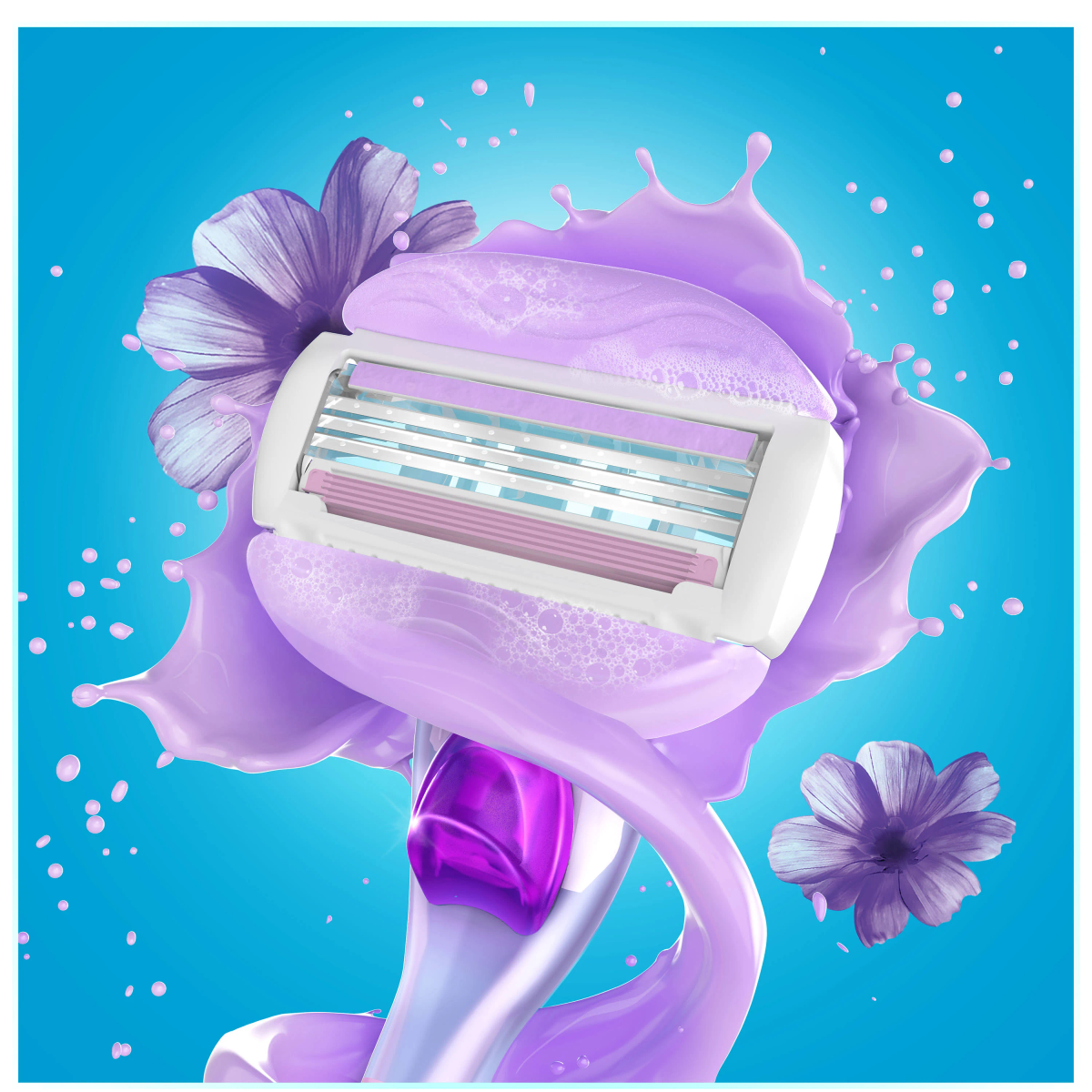 Una lama di rasoio circondata da liquido e fiori viola, con sfondo blu. Colori bianco e rosa.