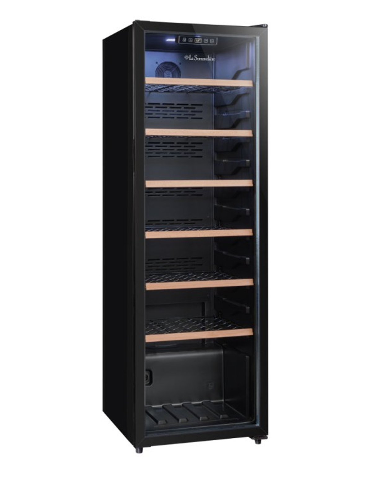 Una vinoteca negra con puerta de cristal y estantes.