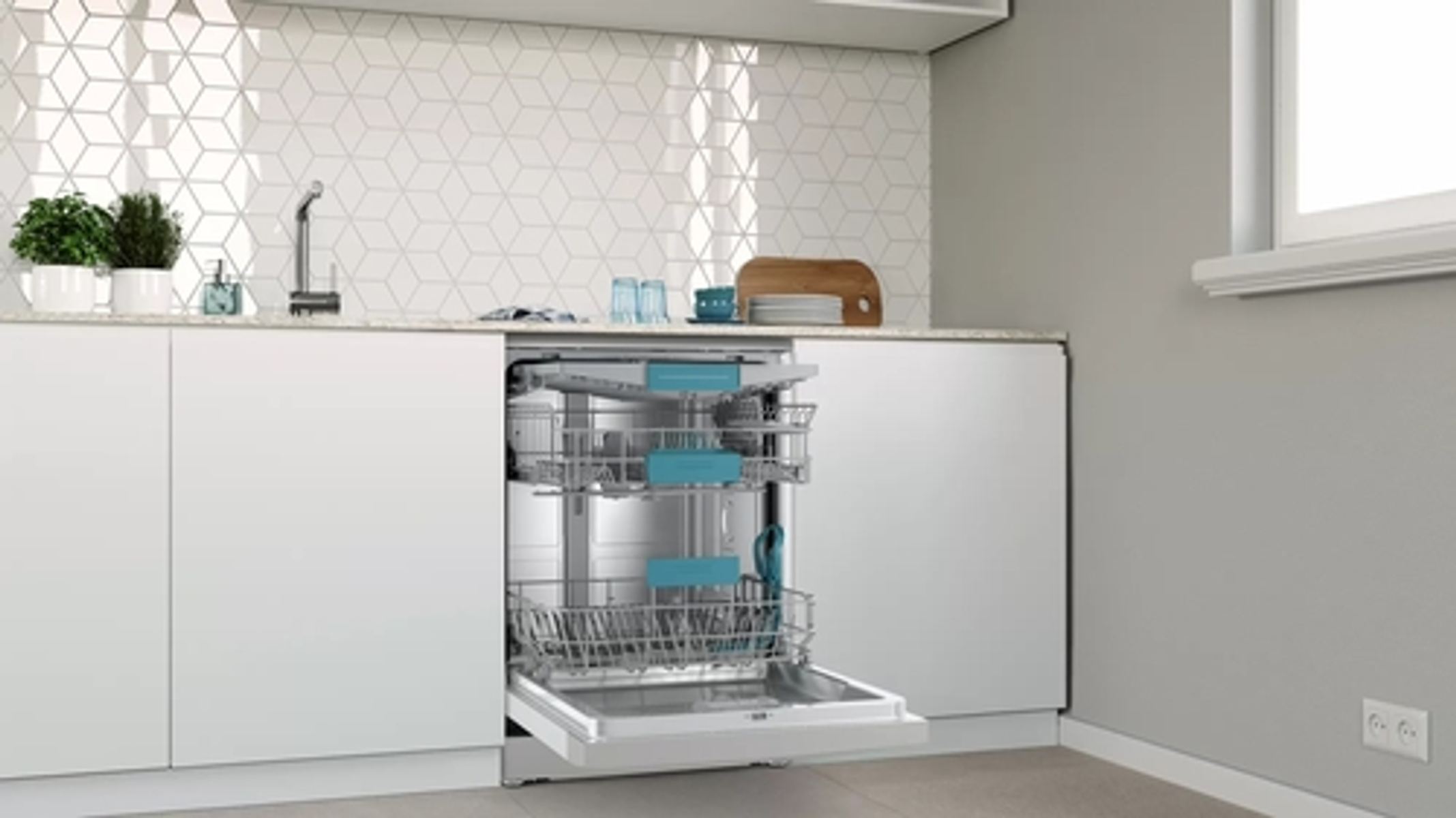 Una cocina moderna con un lavavajillas abierto, mostrando rejillas y un interior limpio.
