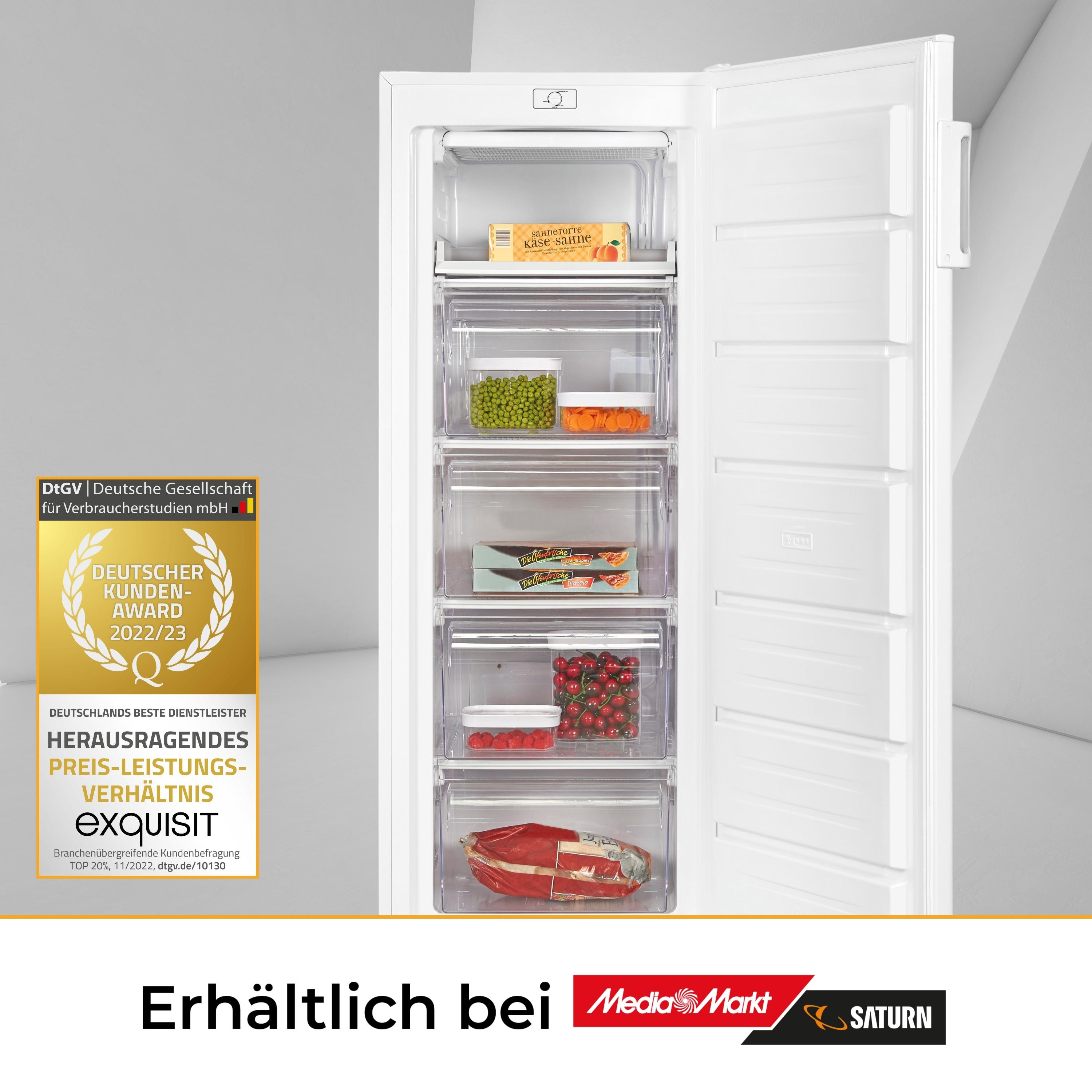 Weißer Kühlschrank mit offener Tür. Im Inneren sind mehrere Lebensmittel in Schubladen sichtbar.