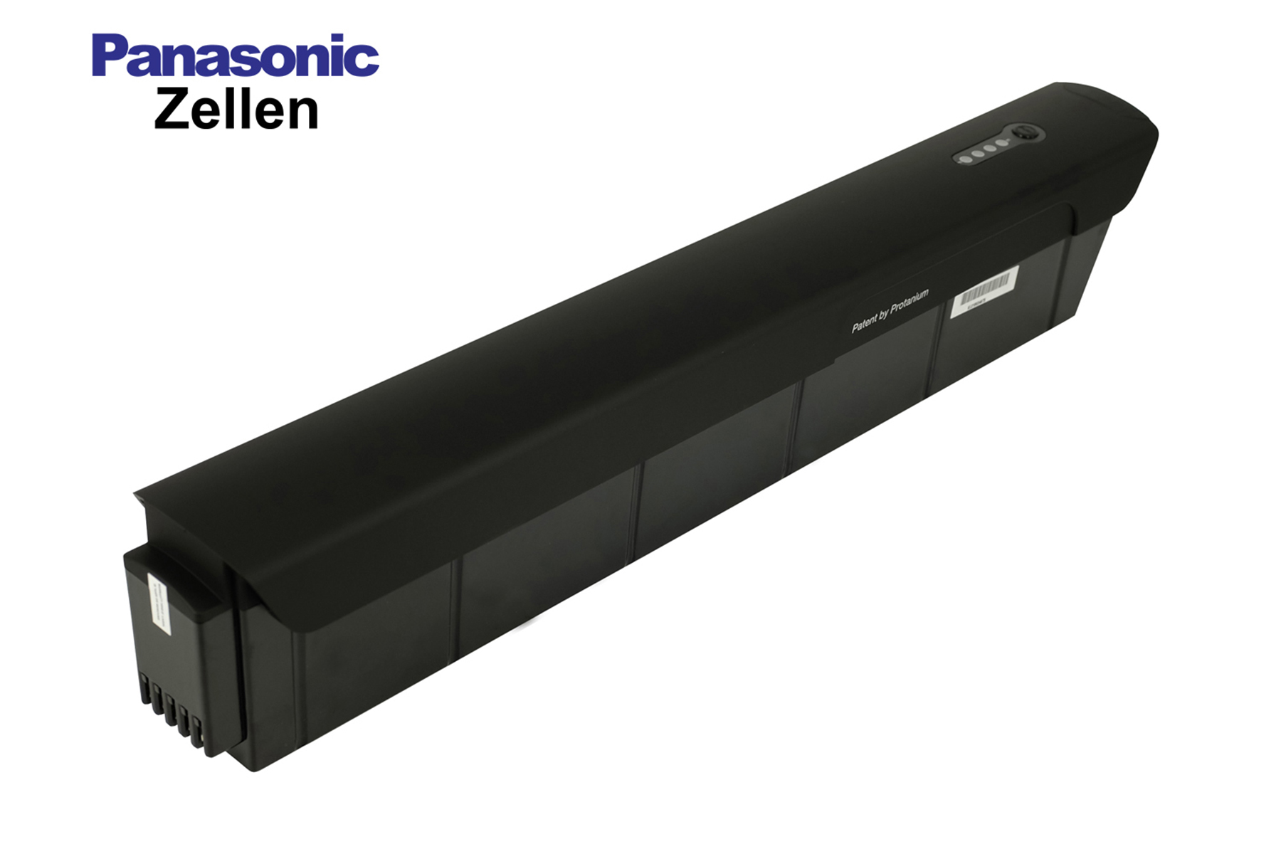Schwarzer Panasonic Zelle Akku. Es hat eine lange rechteckige Form, auf Weiß.