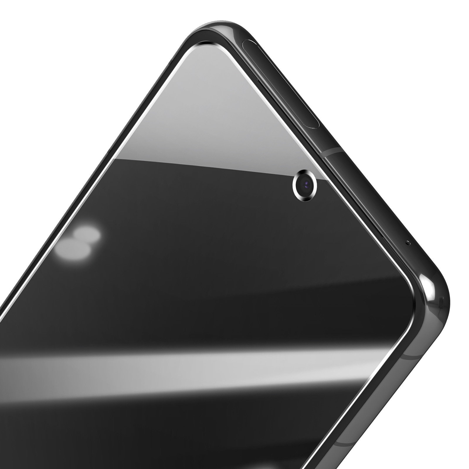 Dettaglio protezione schermo telefono. Nero, con ritaglio per obiettivo e bordo curvo.
