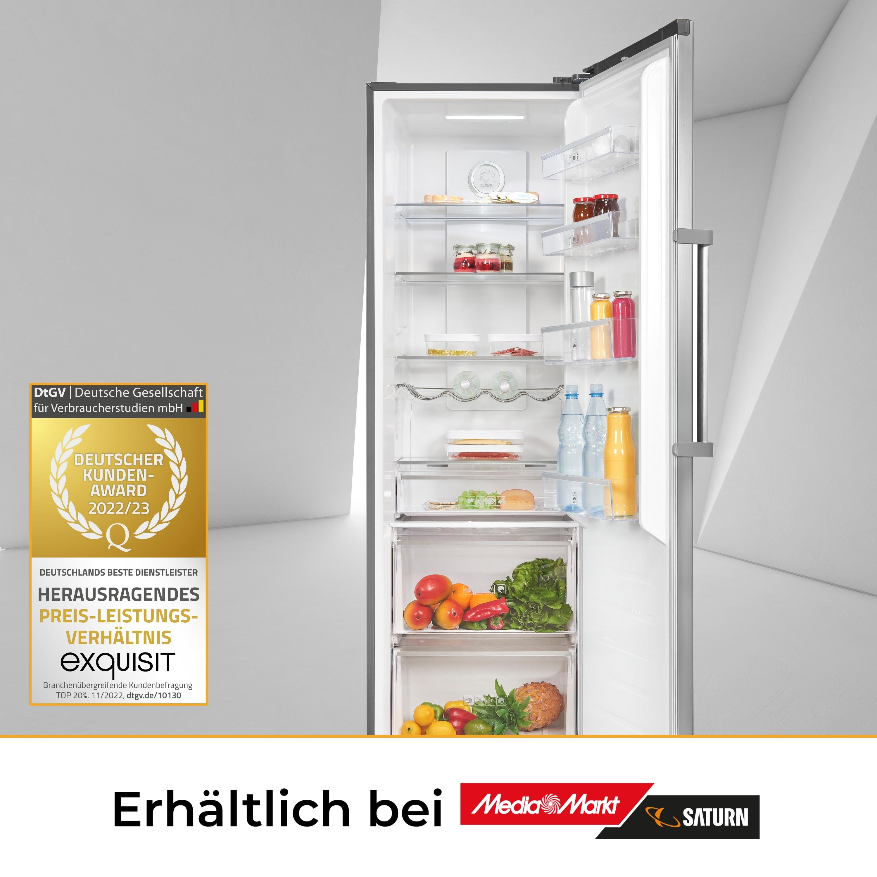 Offener Kühlschrank zeigt Lebensmittel, Flaschen und Auszeichnung. Text: Deutscher Kunden-Award, Exquisit.