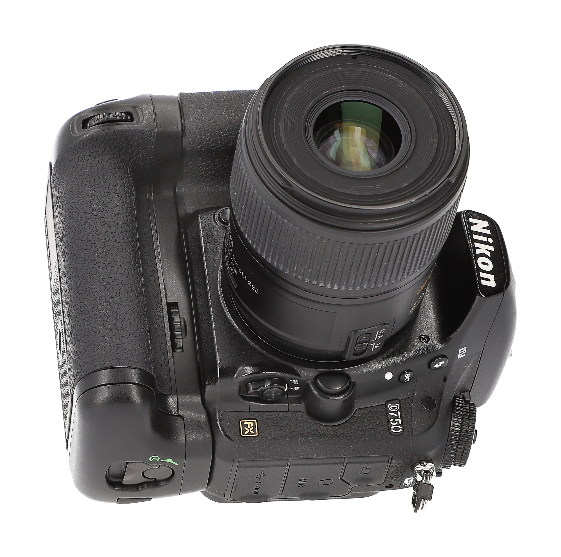 Nikon D750 Kamera, schwarzer Body mit Objektiv. Draufsicht, weißer Hintergrund.