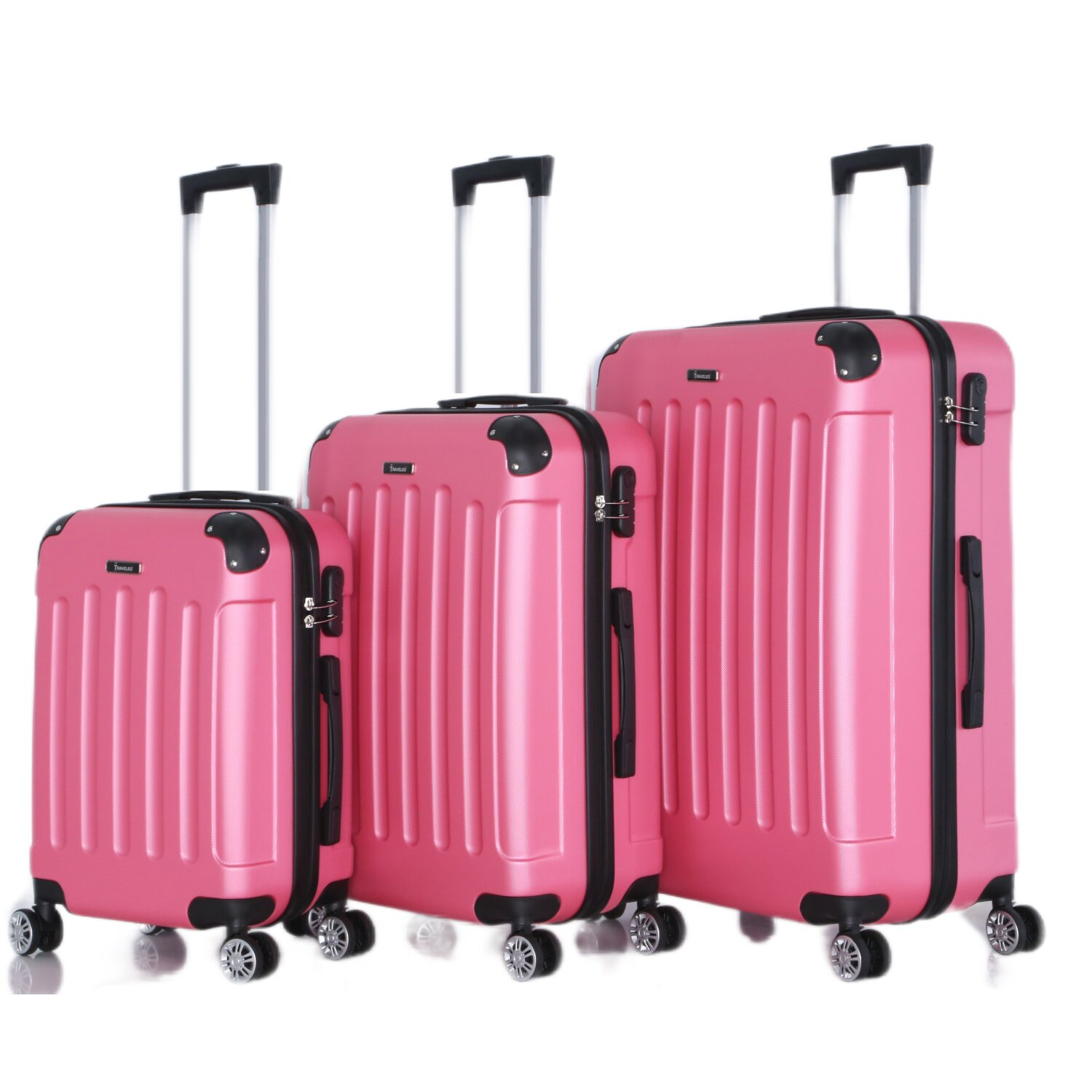 Drei rosa Koffer. Die Koffer sind unterschiedlich groß und haben Räder und Ziehgriffe.