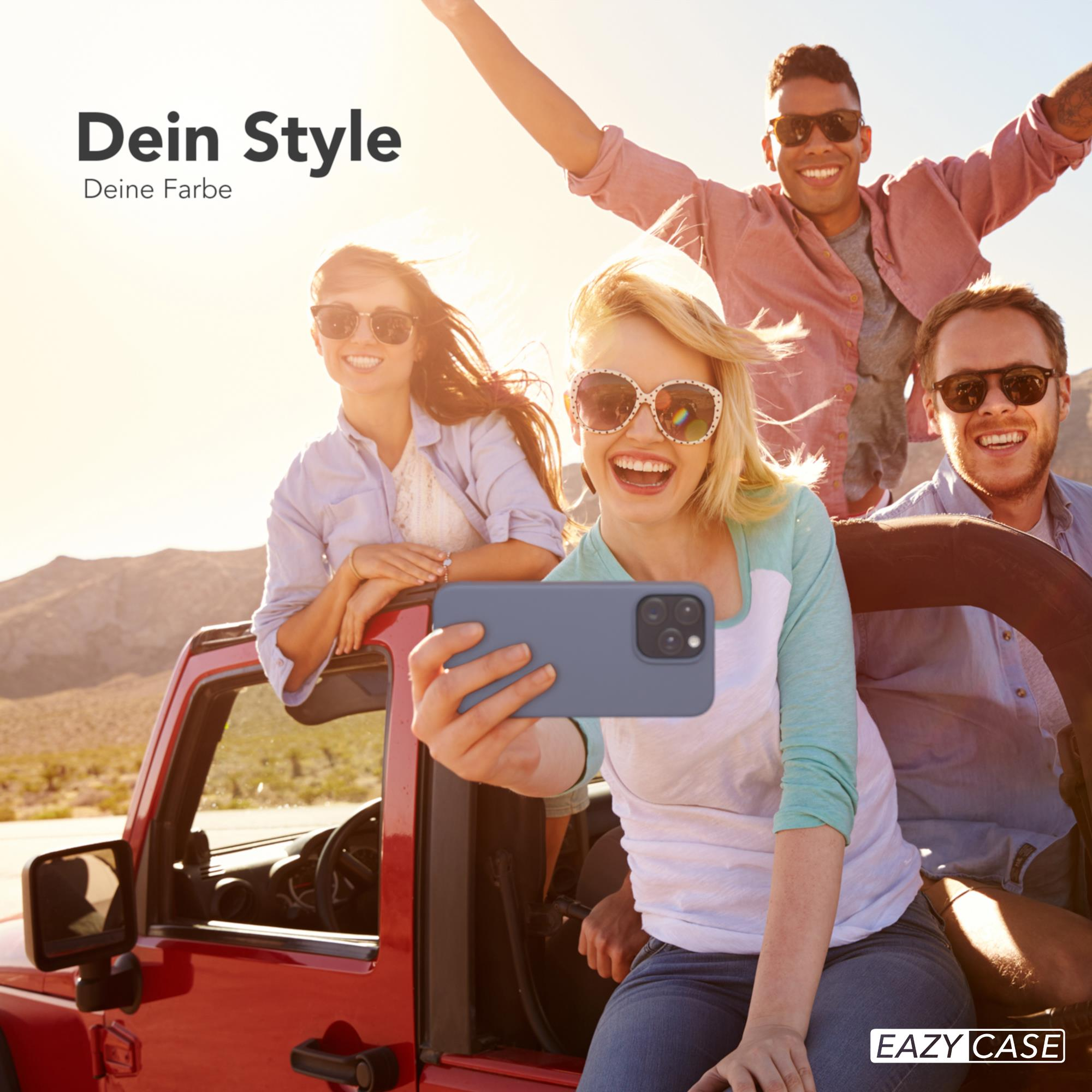 Vier Personen in einem roten Jeep machen ein Selfie. Der Text lautet 'Dein Style Deine Farbe'.