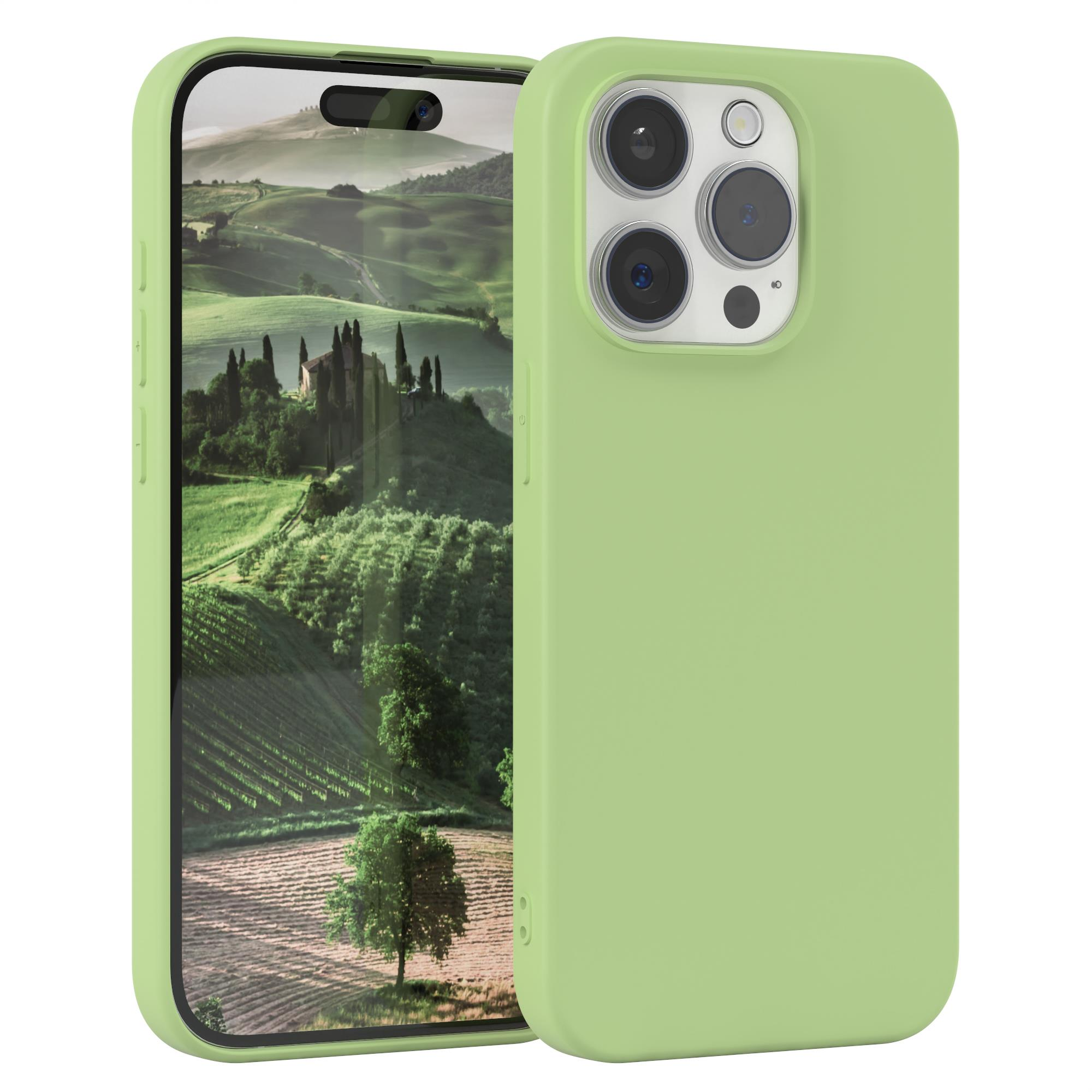 Grüne Handyhülle mit Telefon. Landschaftshintergrund. Weißer Hintergrund.