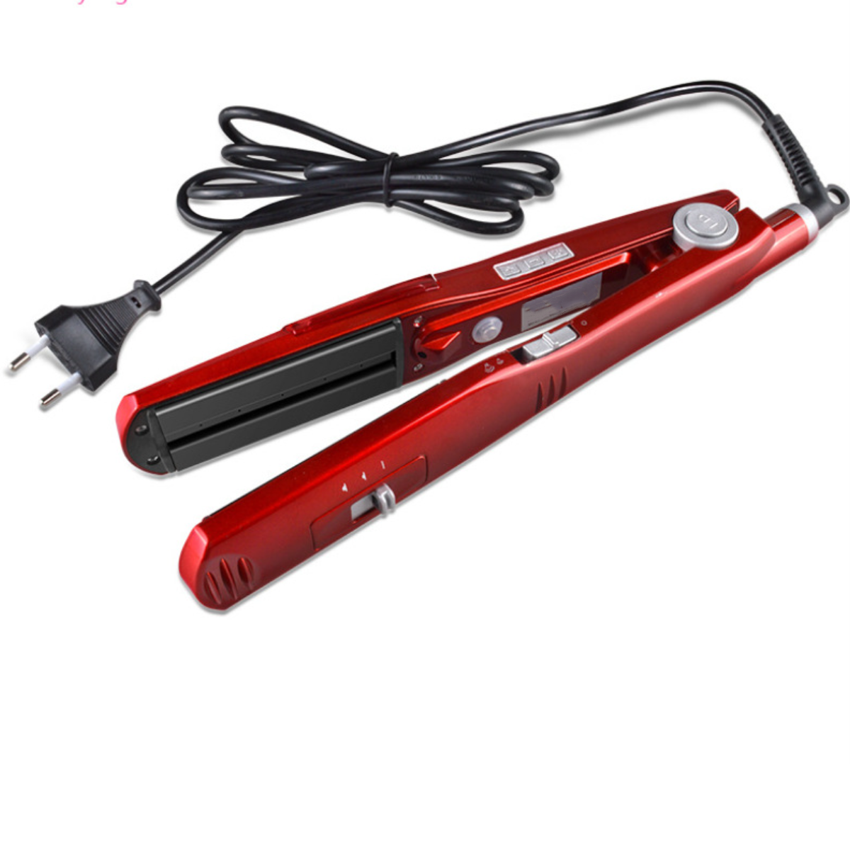 Rotes Glätteisen. Das Gerät ist rot mit schwarzem Kabel und europäischem Stecker.