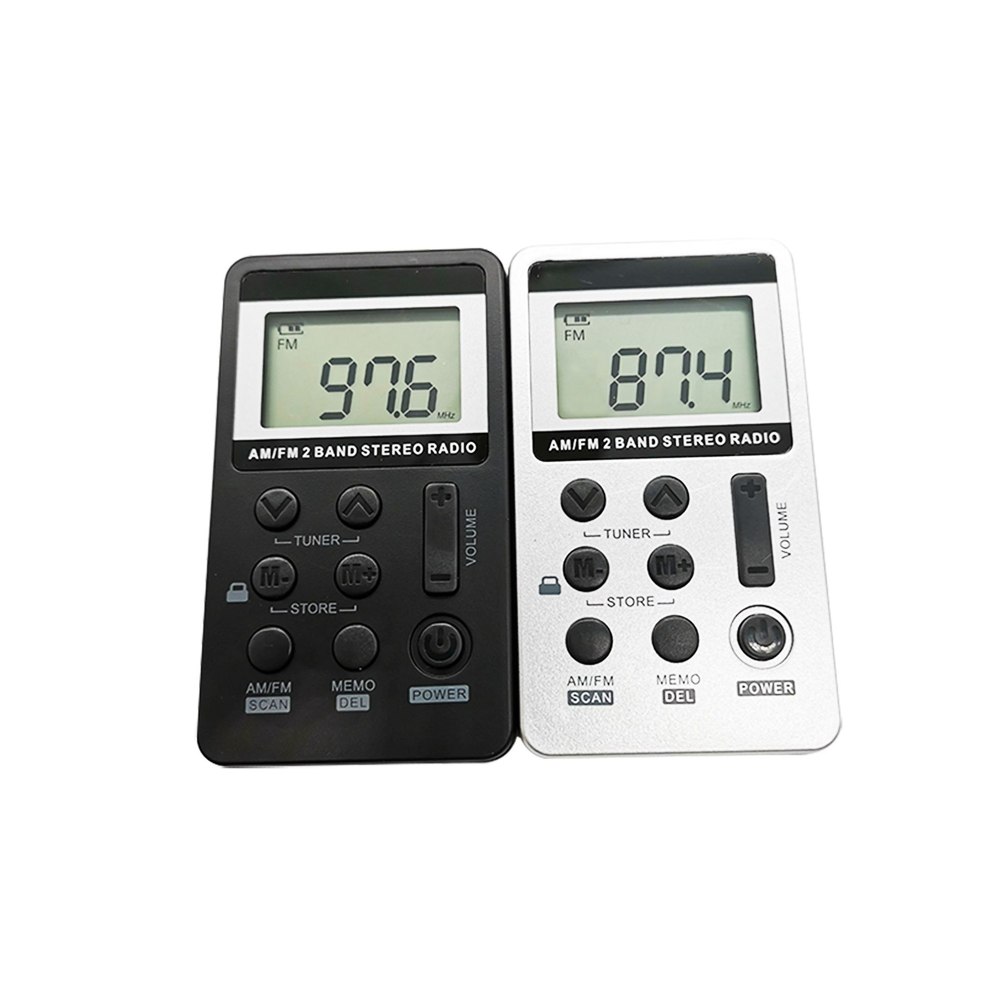 Zwei schwarz-silberne AM/FM-Radios mit Digitalanzeigen.
