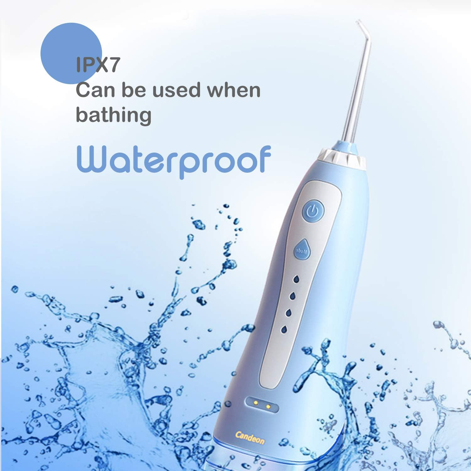 Blaue und weiße Wasserflosser mit Spritzwasser. Der Flosser vor weißem Hintergrund.