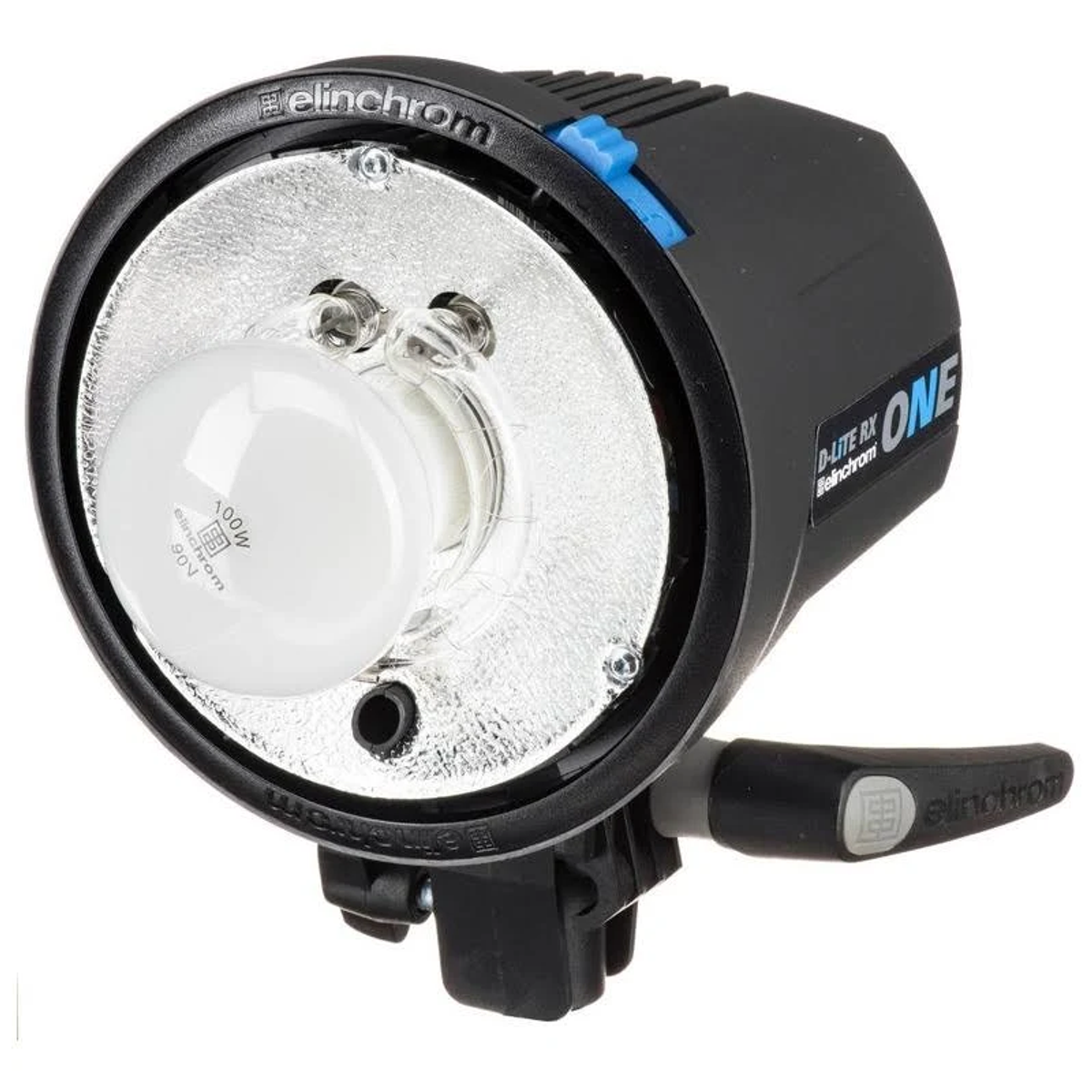 Schwarzes und silbernes Studiolicht mit Glühbirne. Hat einen blauen Schalter, einen schwarzen Griff und den Markennamen Elinchrom.