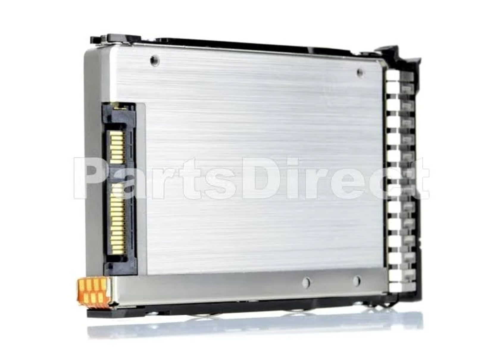 Srebrny metalowy komponent z złączami, izolowany na białym tle.