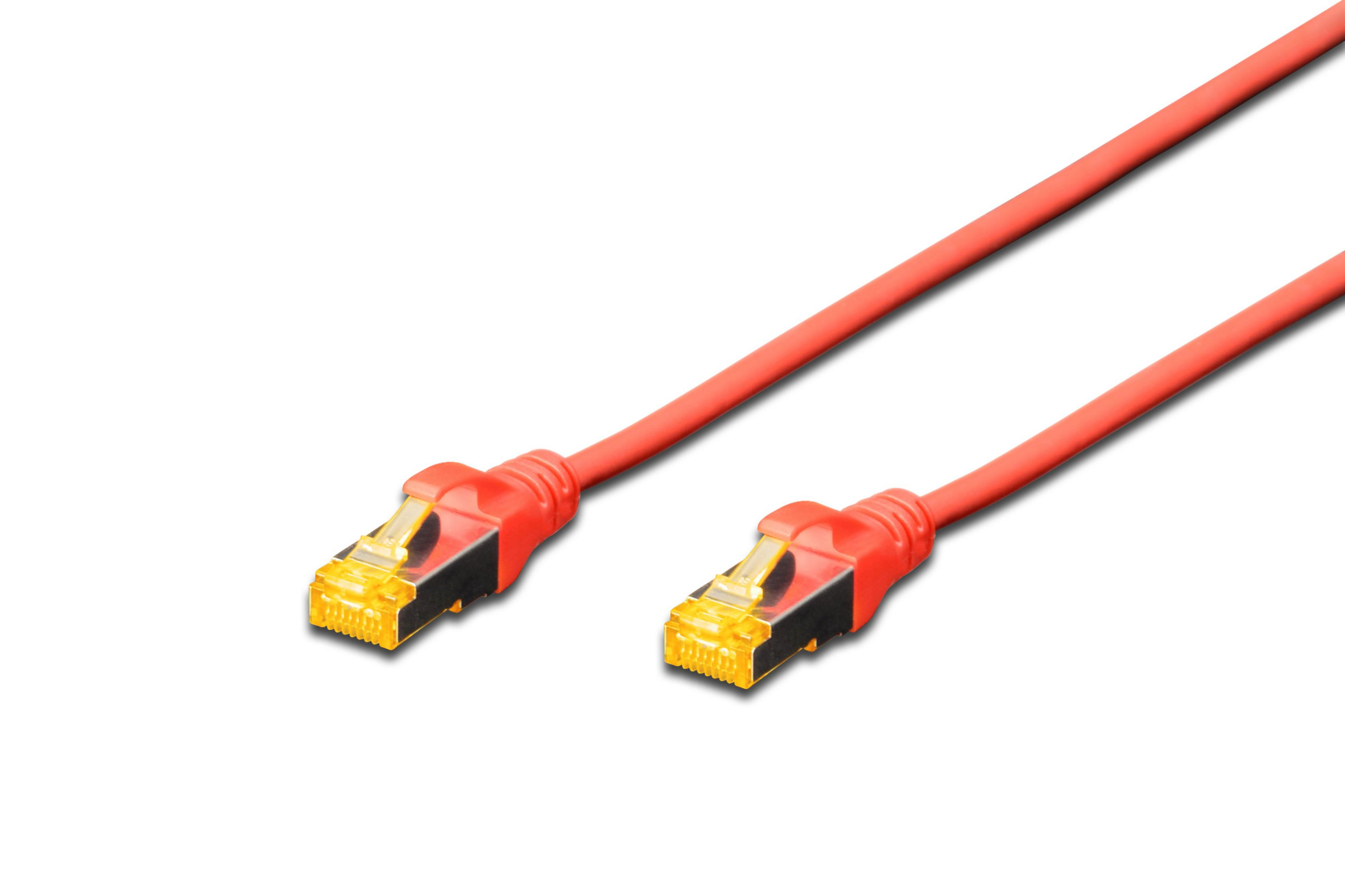 Twee rode ethernetkabels met gele connectoren. Ze staan op een witte achtergrond.
