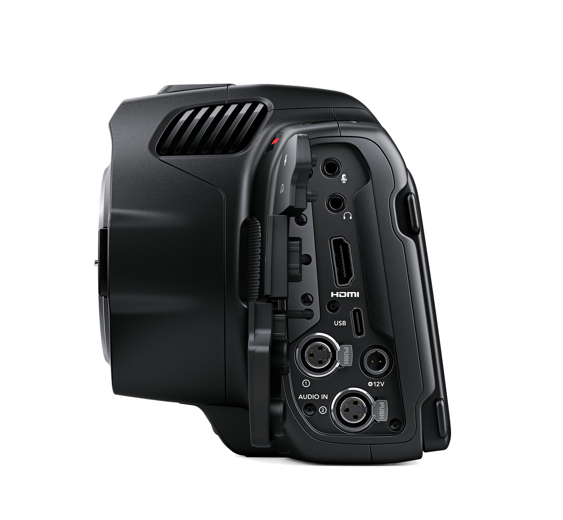 Czarna kamera z portami: HDMI, USB i wejściami audio. Ma panel boczny.