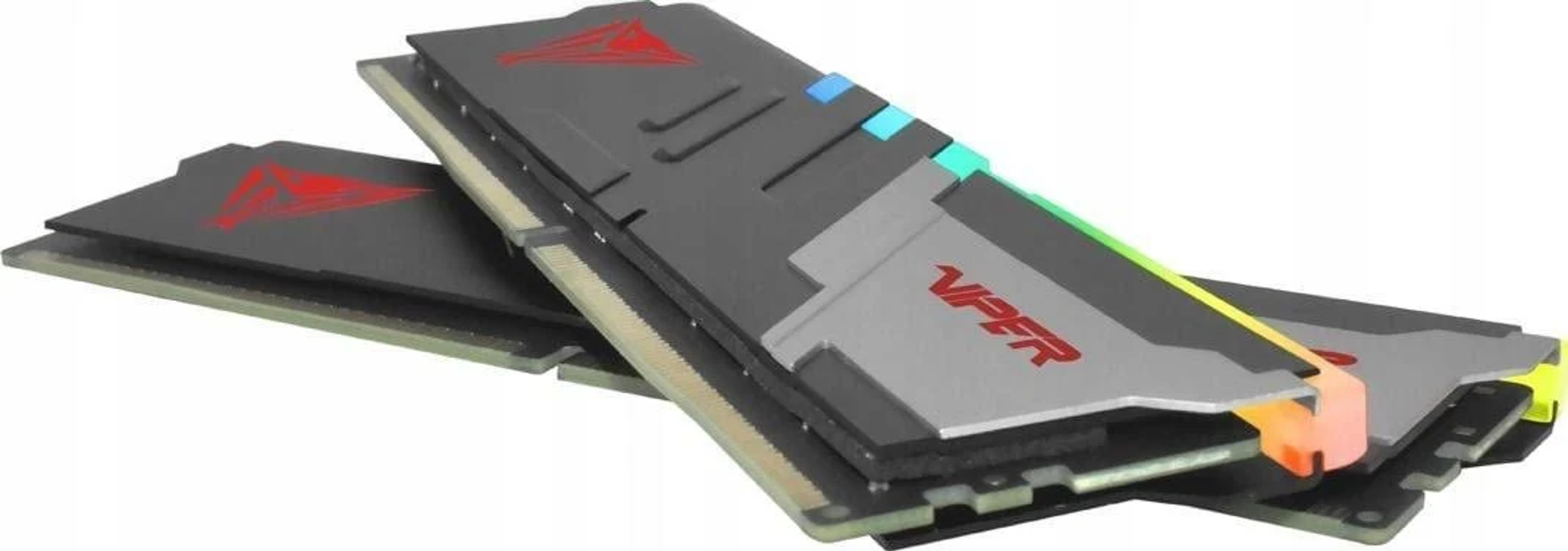 Due moduli RAM Viper neri e grigi con illuminazione RGB. Sono angolati.