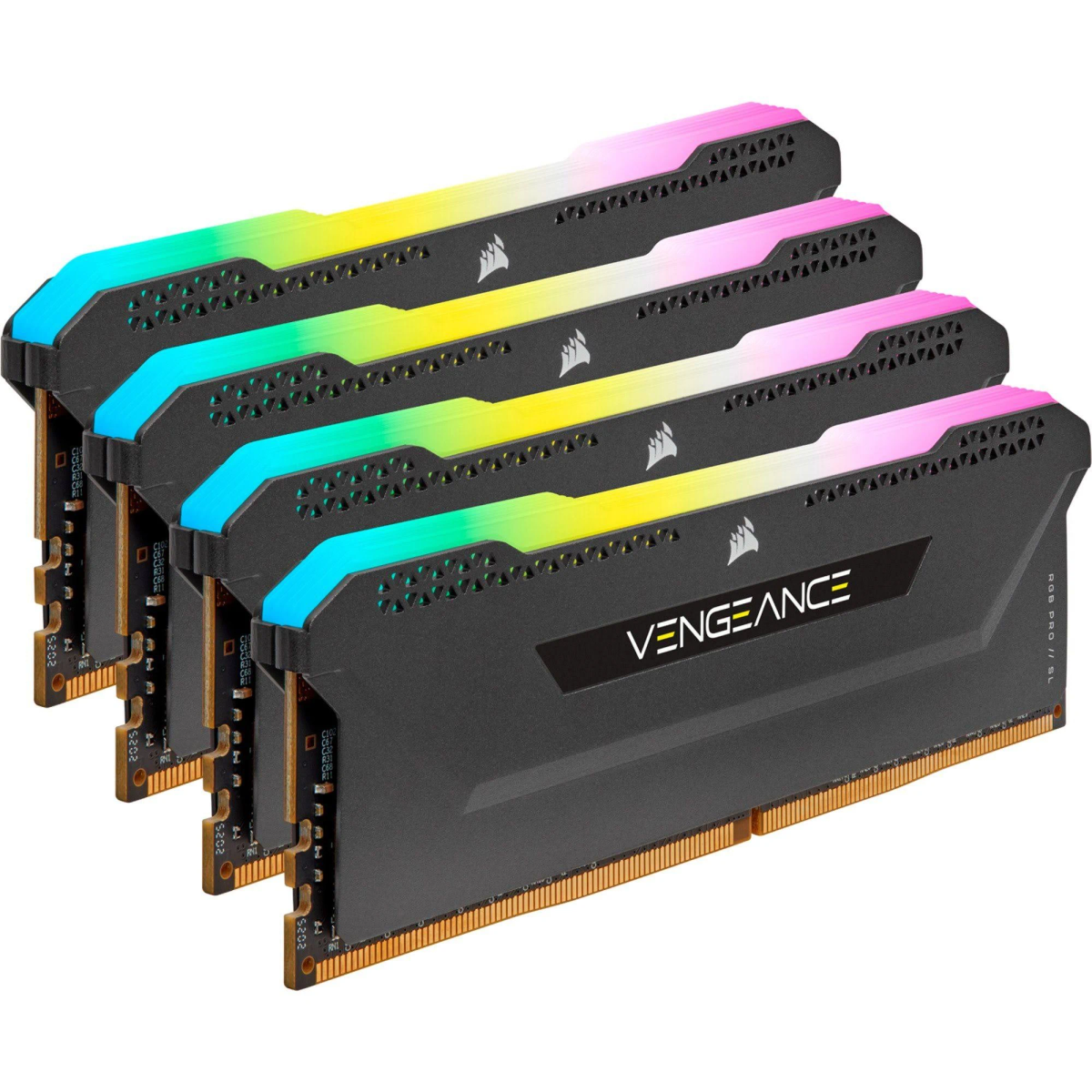 Cztery czarne moduły RAM z oświetleniem RGB, marki Corsair, na białym tle.