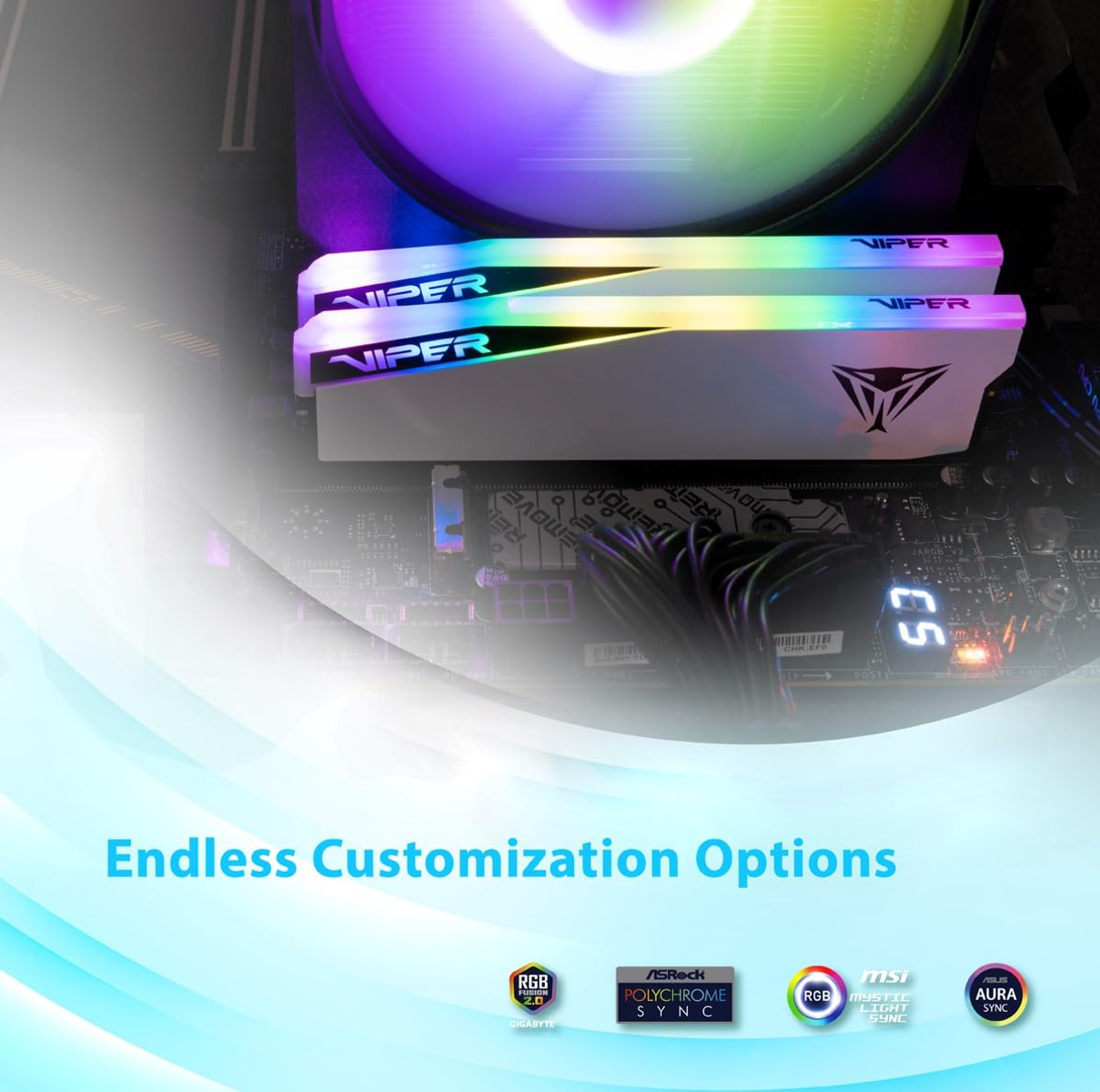 Due stick RAM installati in un computer con luci colorate. Testo sotto: "Opzioni di personalizzazione infinite".