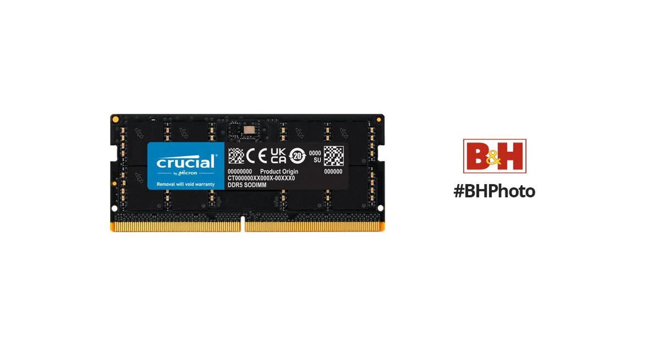 Un singolo stick RAM nero con il marchio Crucial, etichetta blu e bianca. Sfondo bianco.