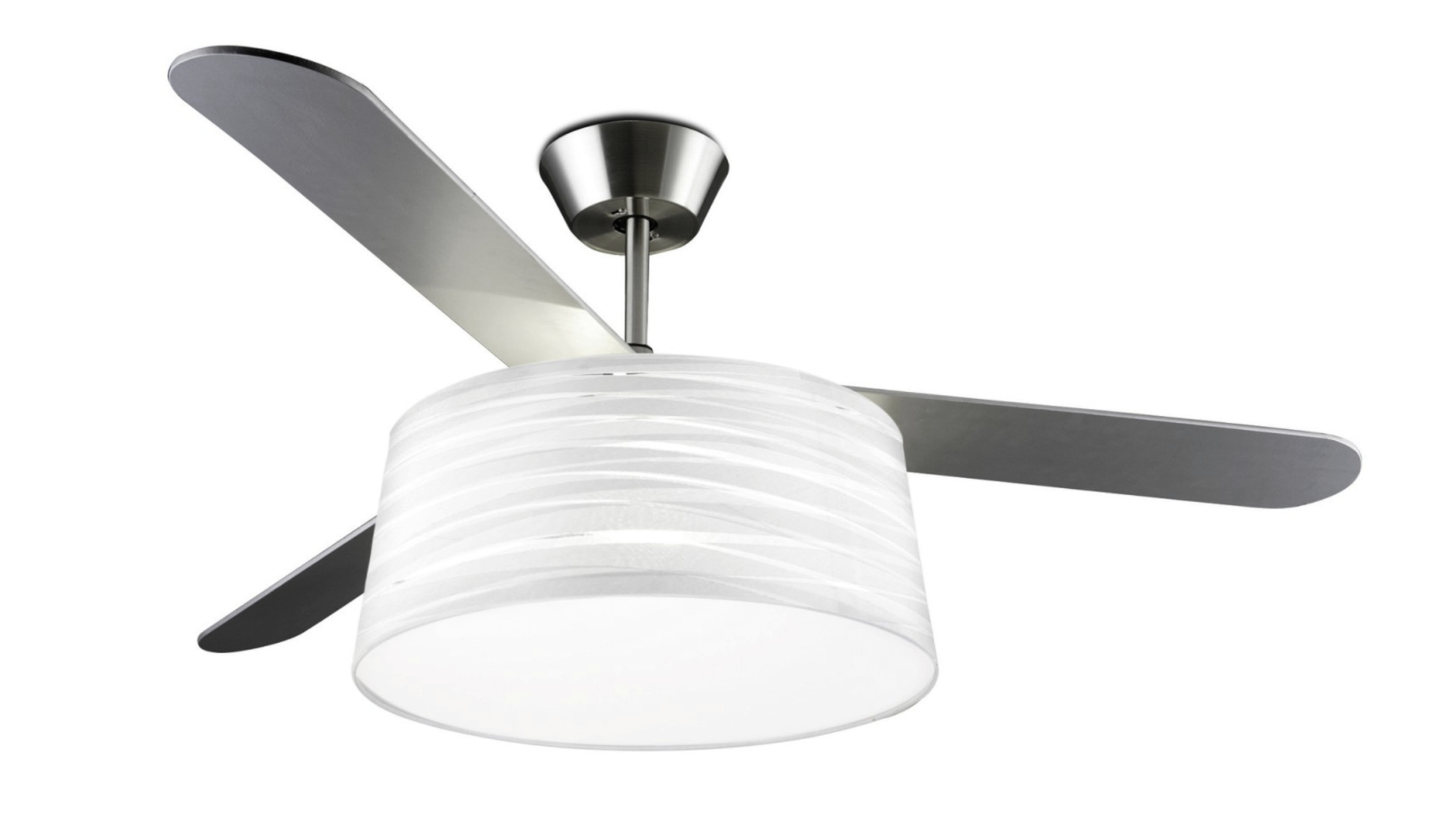 Deckenventilator mit drei silbernen Flügeln und einer weißen, zylindrischen Leuchte.