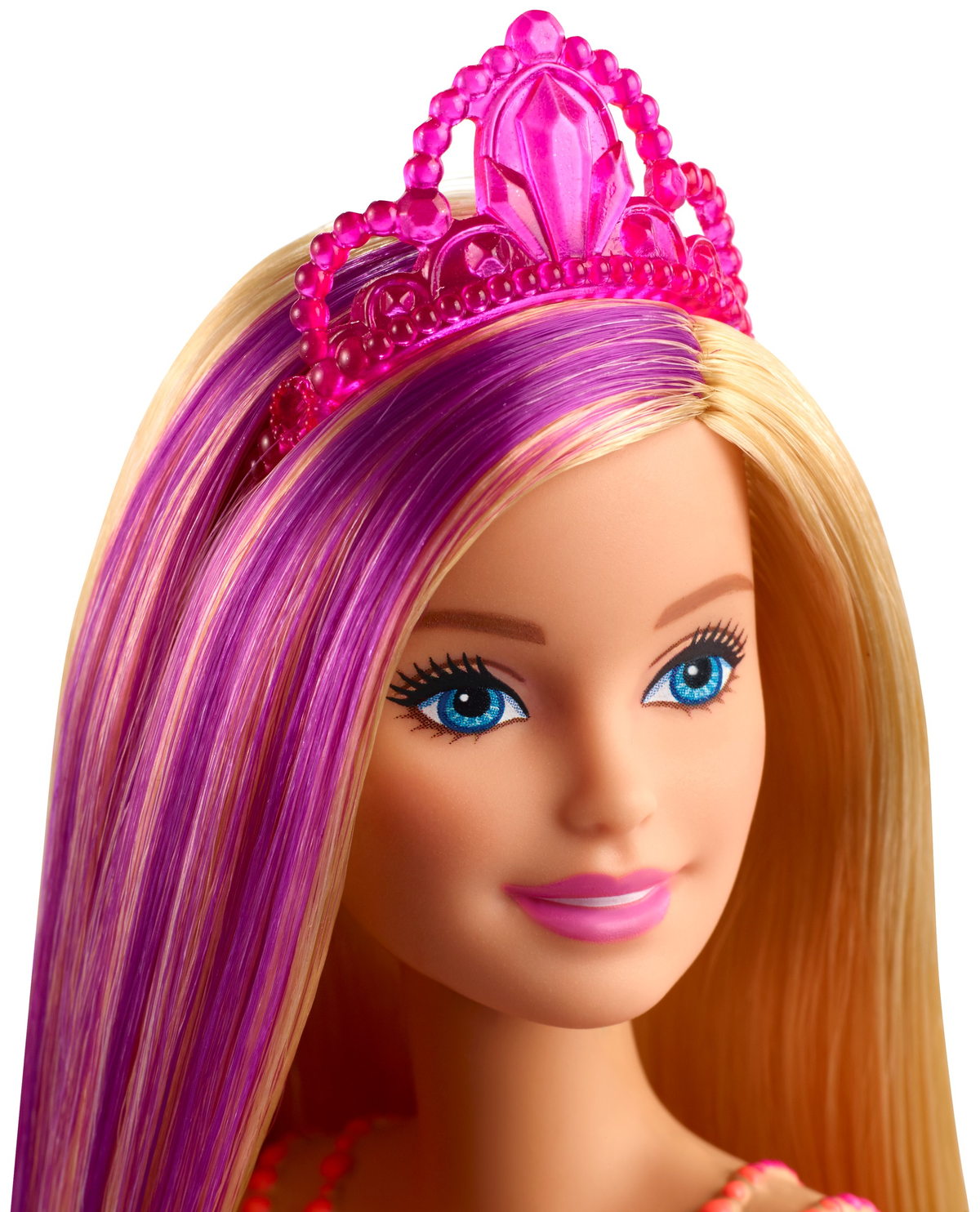 Nahaufnahme des Gesichts der Barbie-Puppe. Blaue Augen, rosa Lippen, langes blondes Haar mit violetten Strähnen.