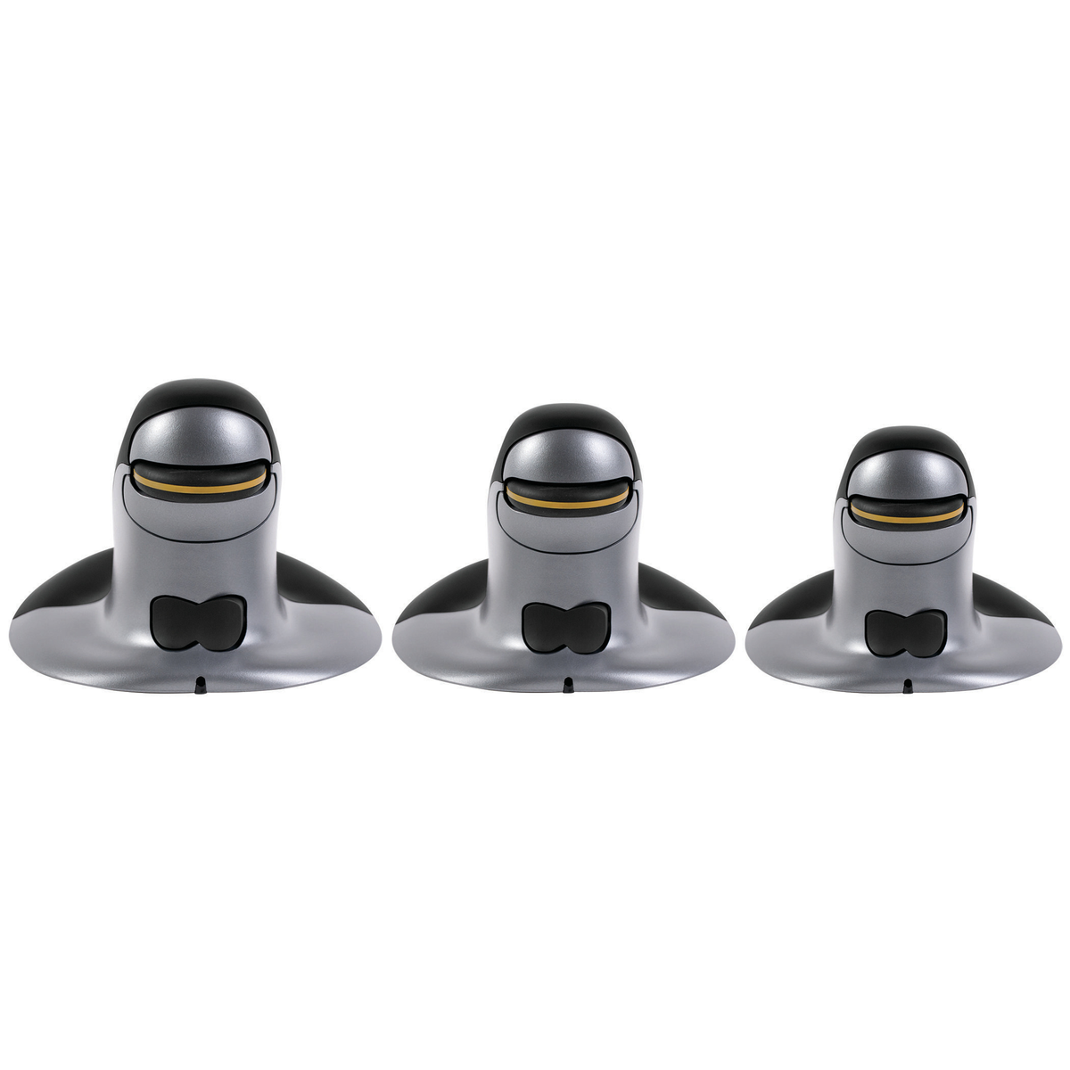 Trzy srebrno-czarne lampy biurkowe, każda o innym rozmiarze. Białe tło.