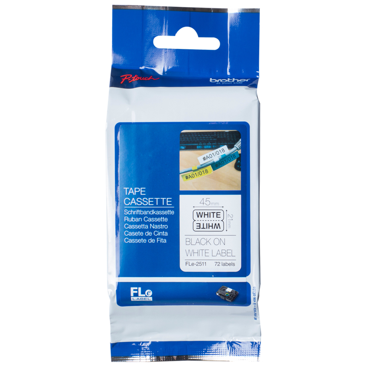 Opakowanie kasety z taśmą. Białe opakowanie z tekstem i etykietami.