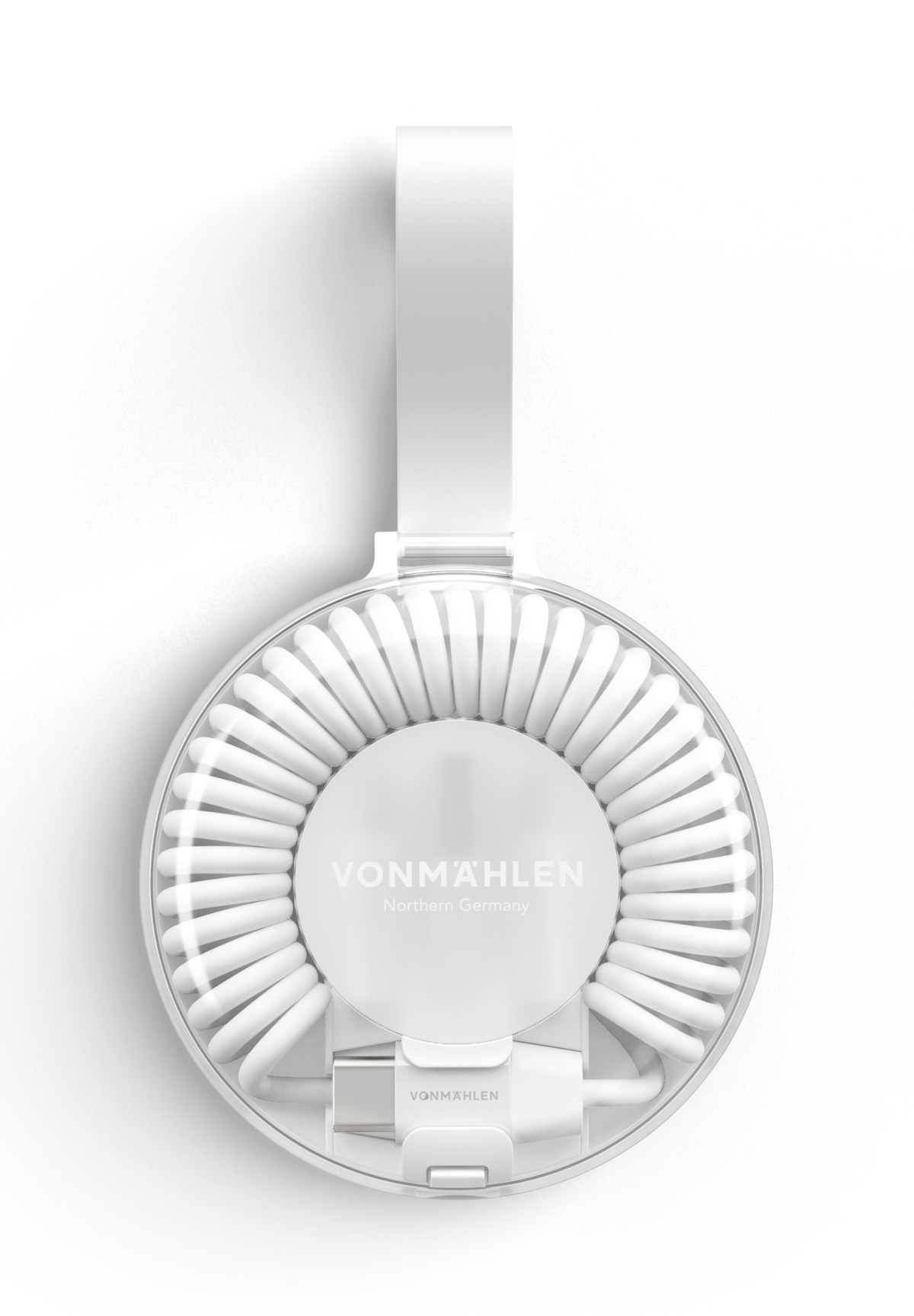 Cuffie bianche con un cavo bianco all'interno di un cerchio trasparente su sfondo bianco.