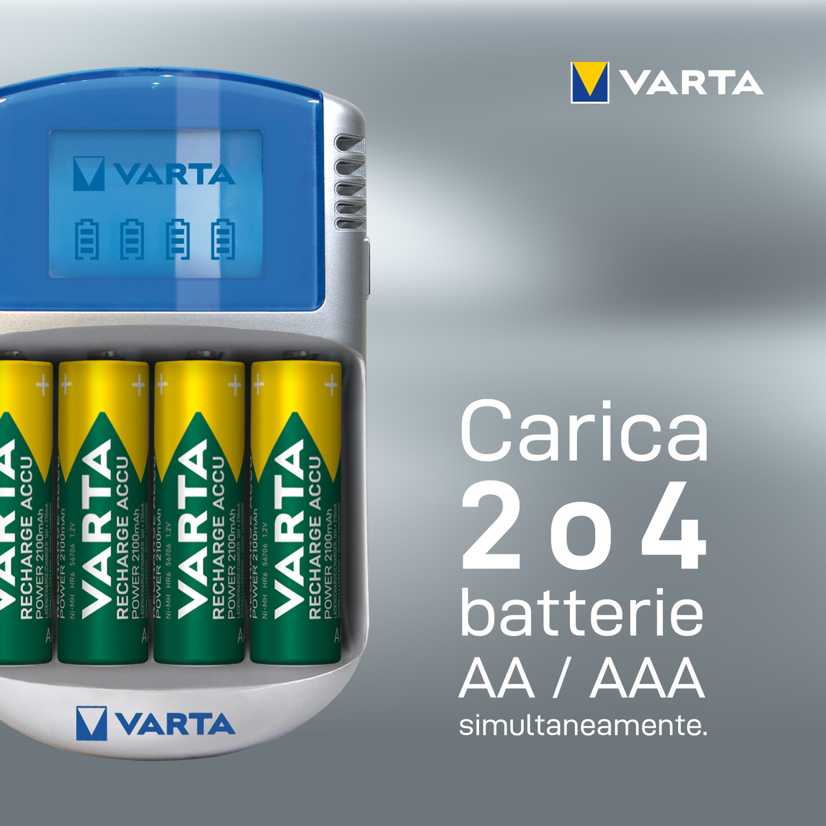 Chargeur de batterie VARTA avec quatre piles AA. Texte: Carica 2 o 4 batterie AA/AAA simultaneamente.