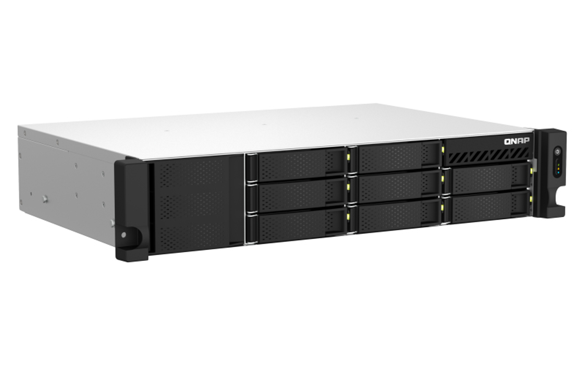 Schwarzer und silberner QNAP-Server mit mehreren Laufwerksschächten, QNAP-Logo und grünen Kontrollleuchten.