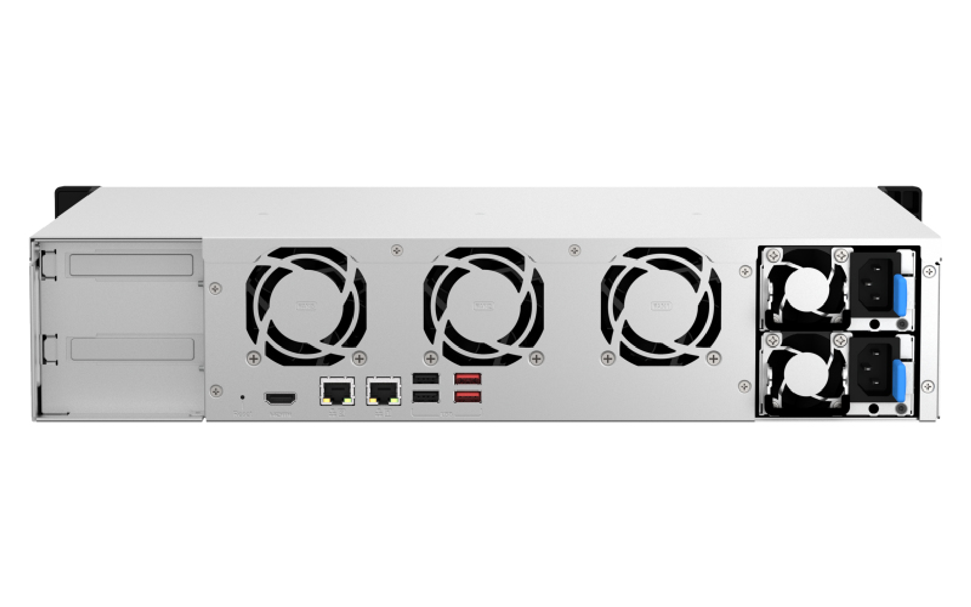 Die Rückseite eines schwarzen QNAP-Servers mit mehreren Lüftern, Anschlüssen und Stromanschlüssen. Weißer Hintergrund.