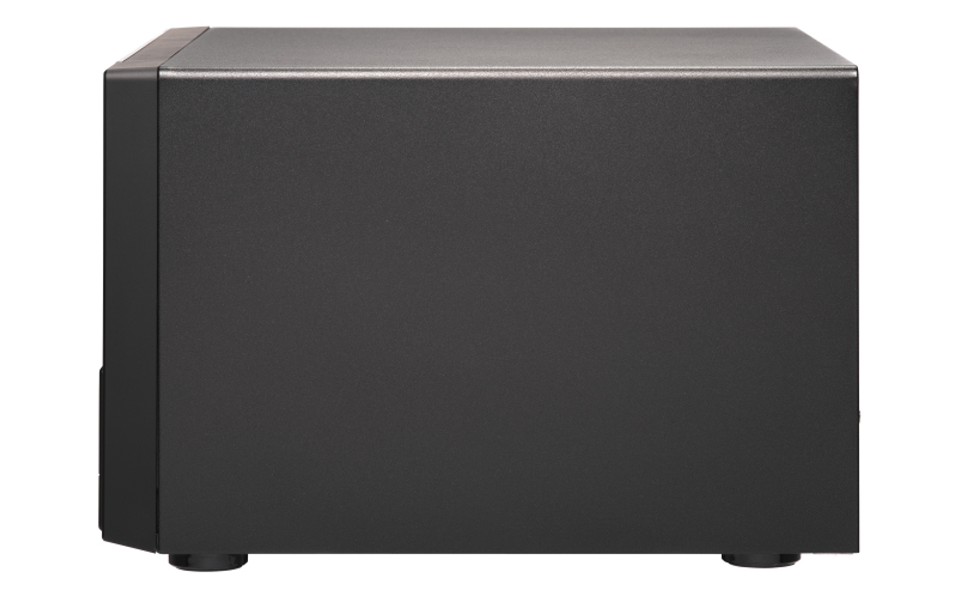 Schwarzer Computerserver. Solides Design ohne sichtbare Frontmerkmale. Seitenansicht.