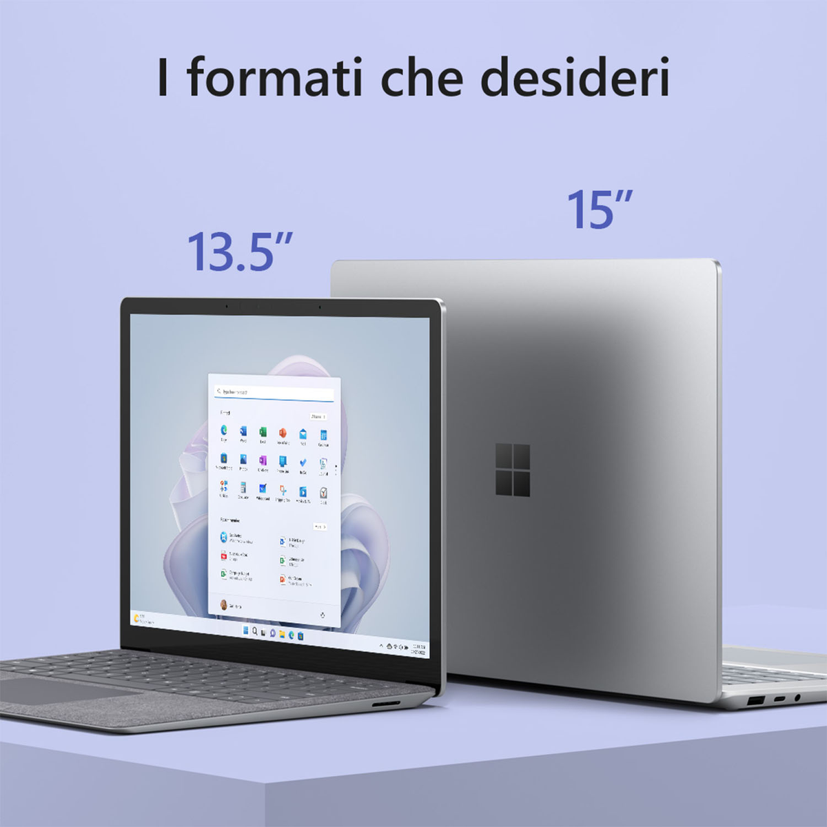 Due laptop argentati, uno aperto, con pagina web; sfondo viola.