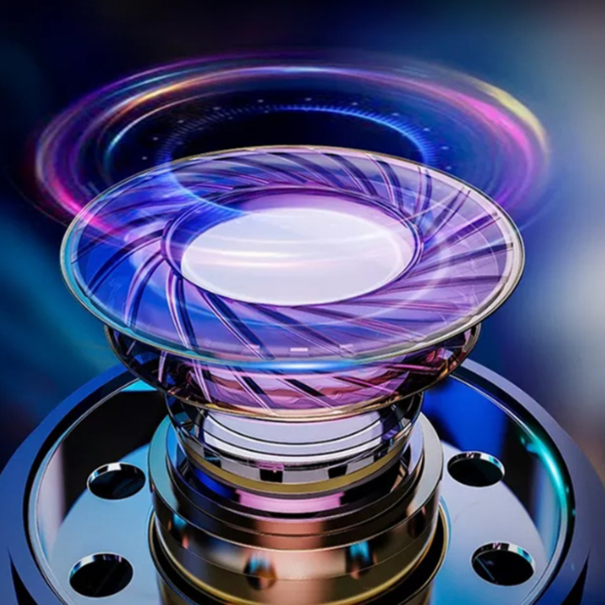 Nahaufnahme eines Lautsprechers mit transparenter Abdeckung und blau-violettem Lichteffekt.