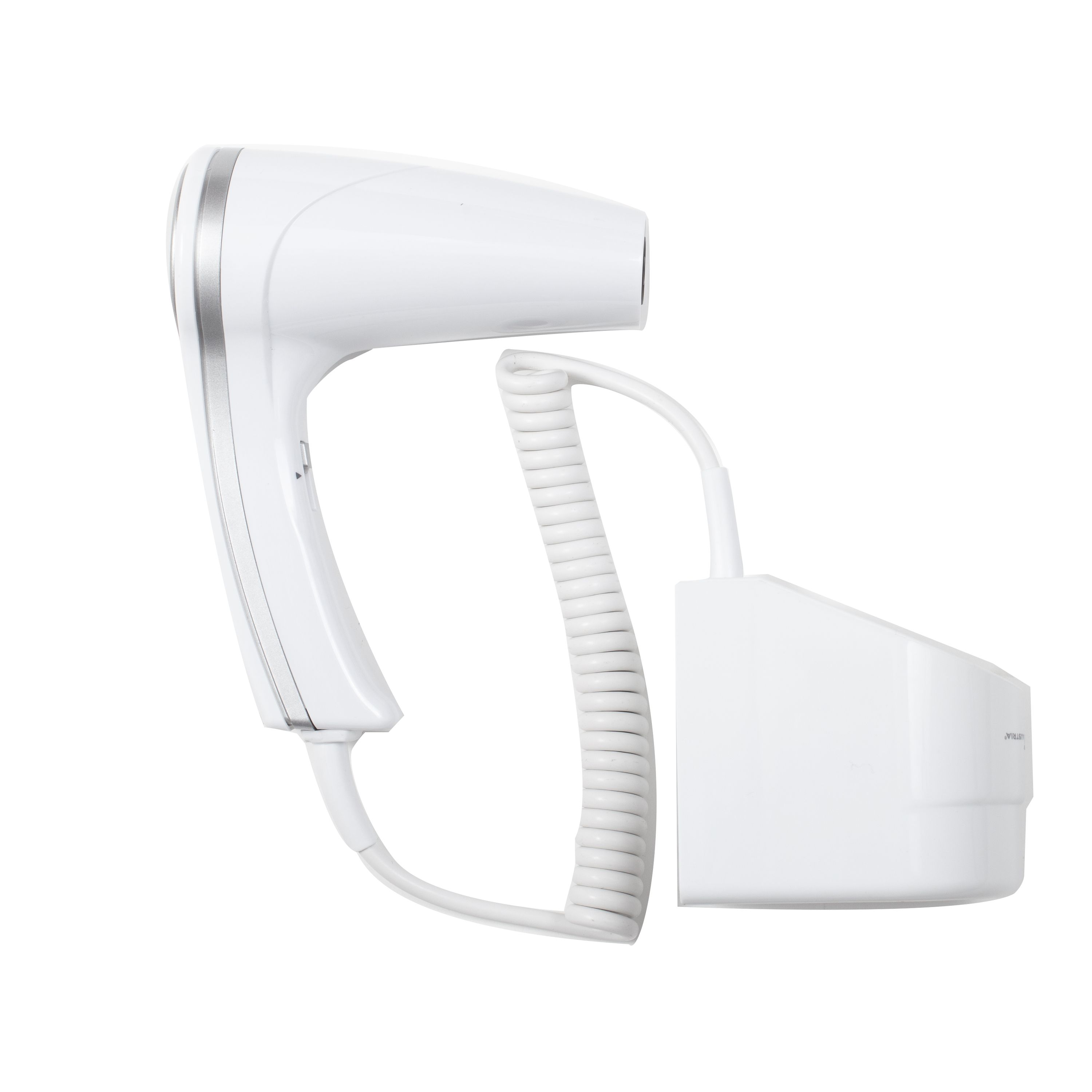 Weißer Haartrockner mit weißem Ständer. Der Trockner hat ein langes, gewendeltes Kabel zum Ständer.