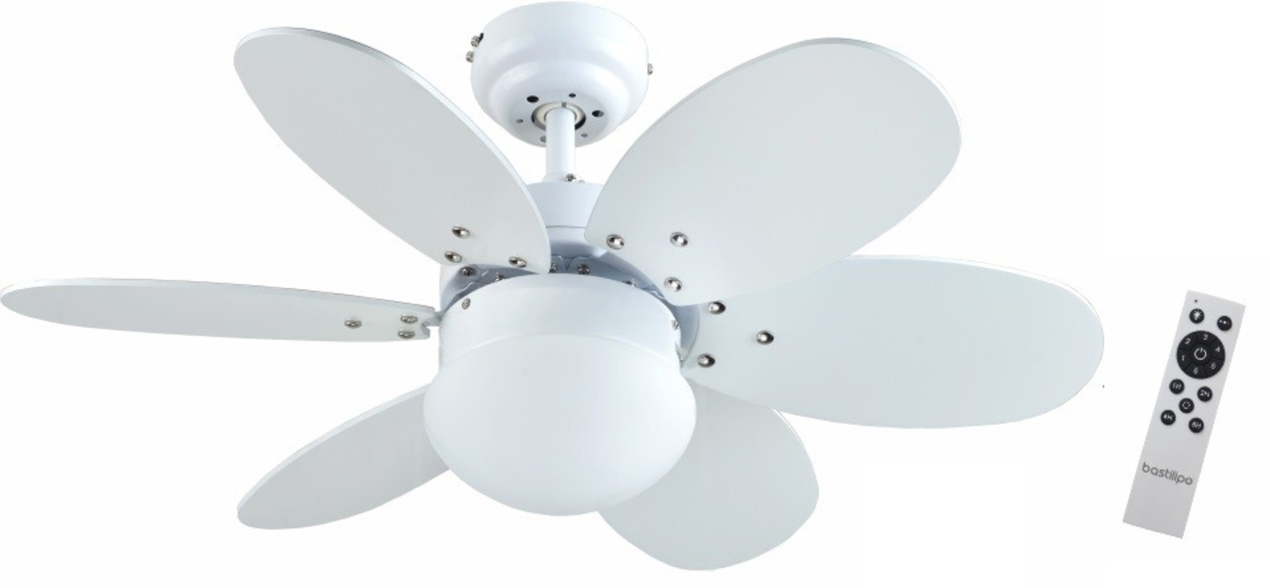 Ventilador de techo blanco con seis aspas y mando a distancia. Fondo blanco.