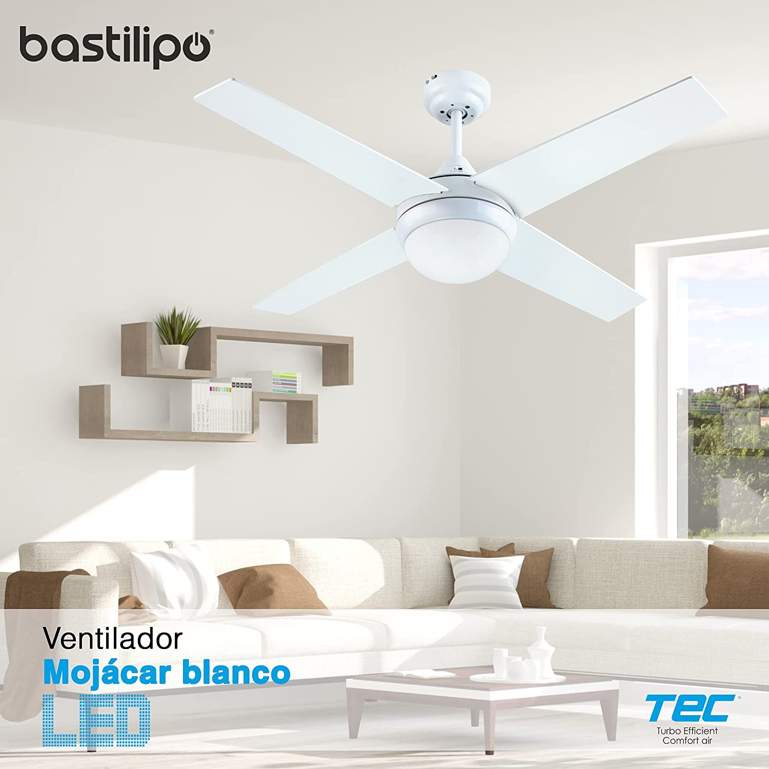 Ventilatore da soffitto bianco in un soggiorno con testo.