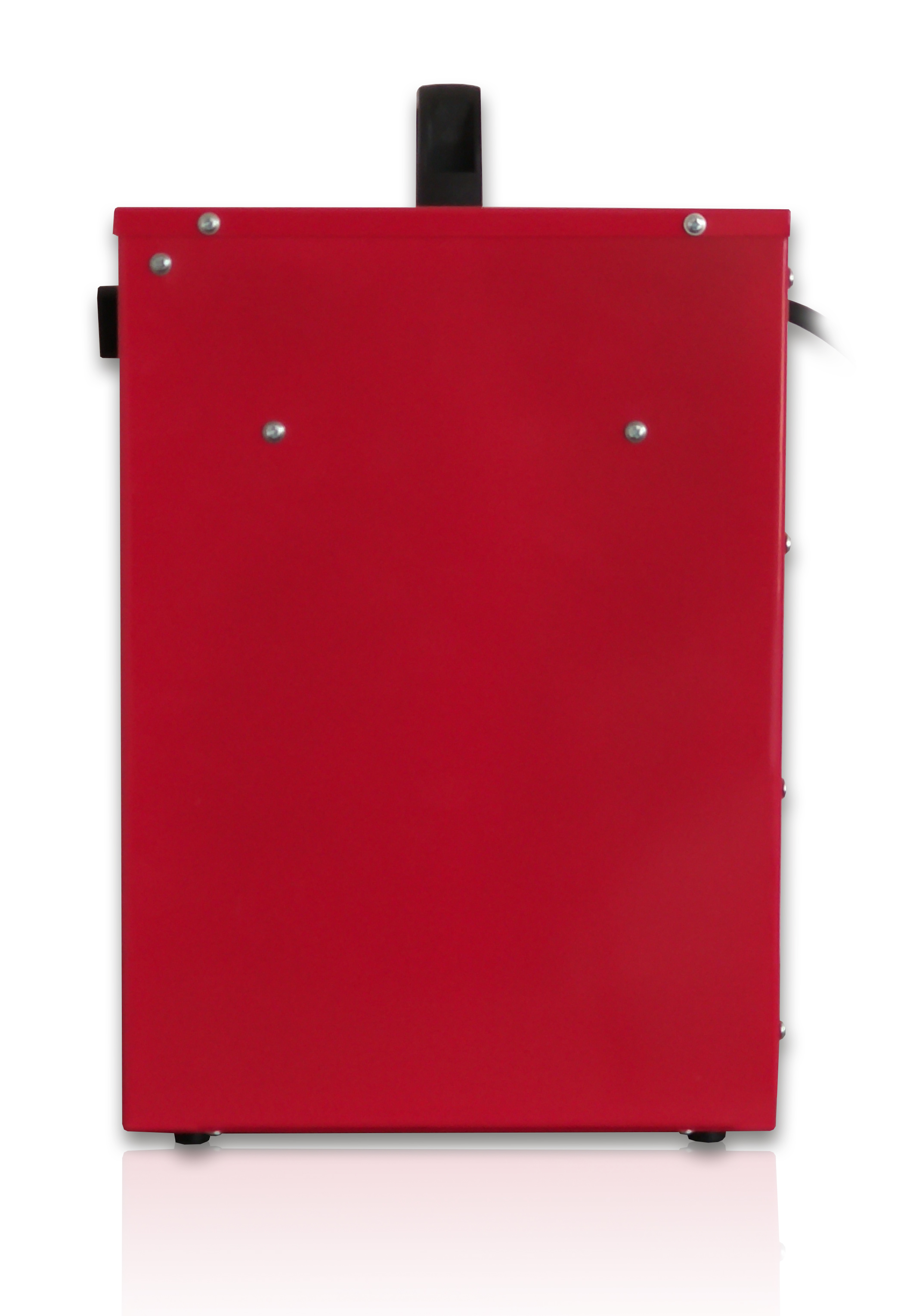 Una caja de metal roja con asa en la parte superior, vista desde atrás. Fondo blanco.