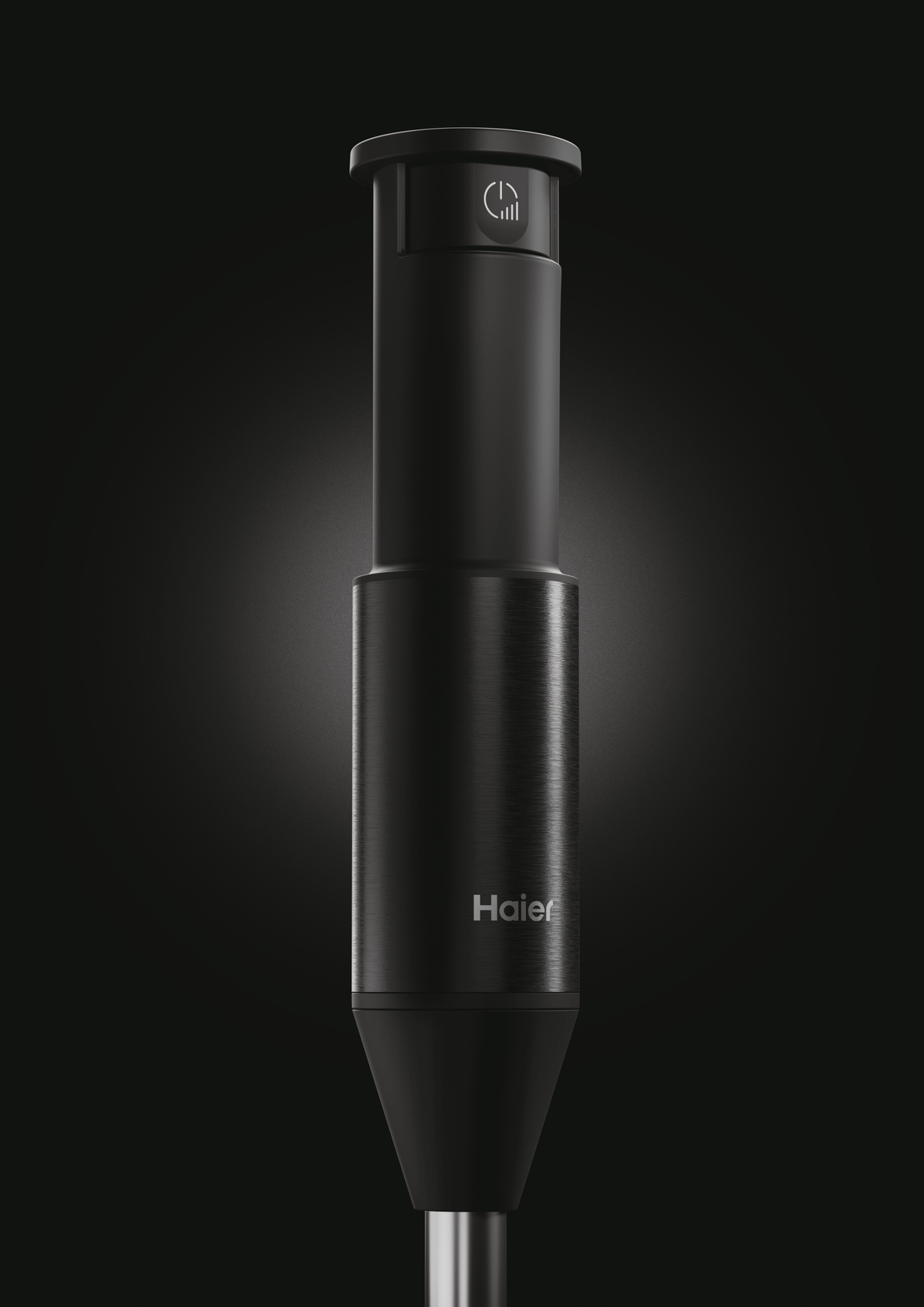 Czarny blender ręczny z logo Haier na ciemnym tle.