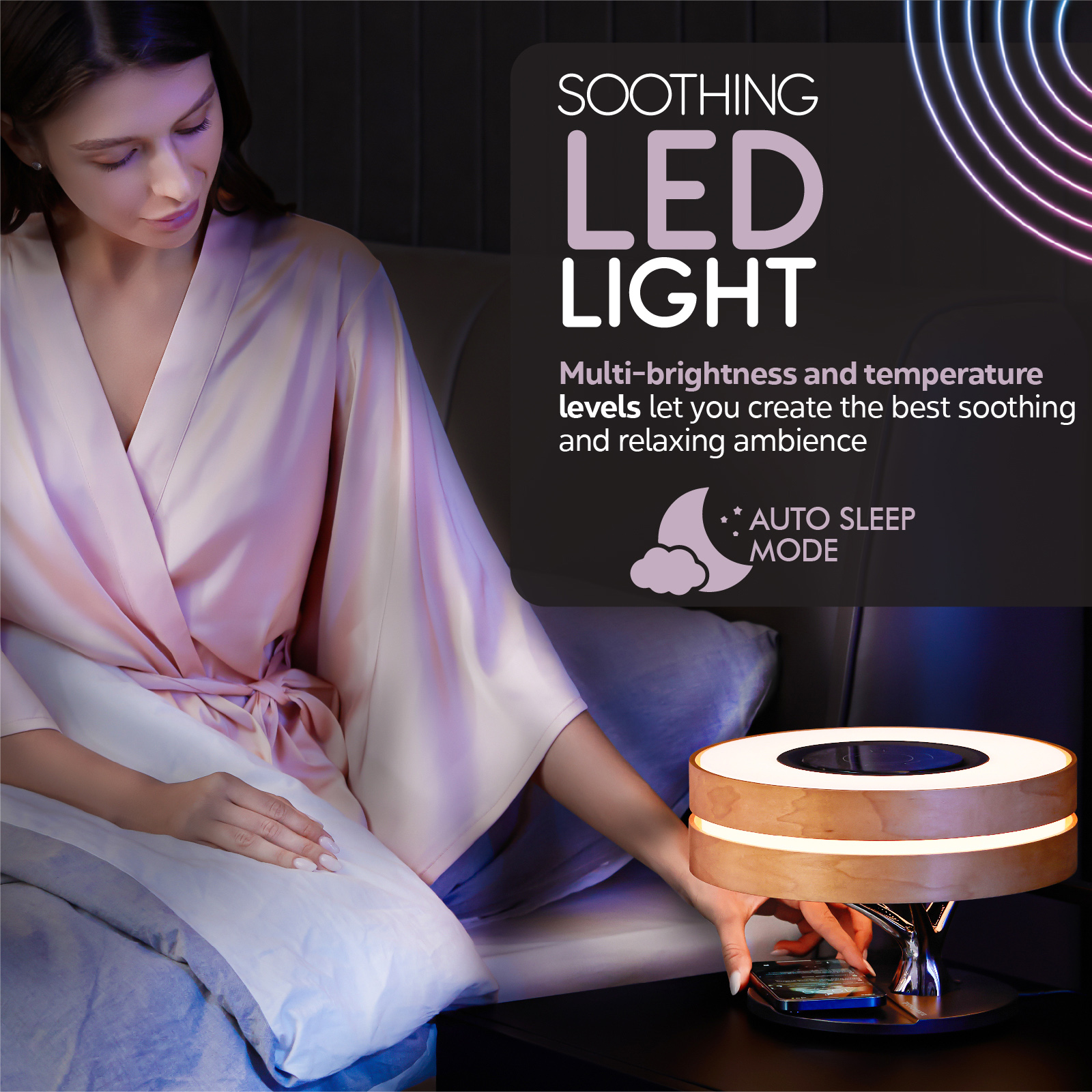 Una mujer junto a una lámpara LED de madera en una mesita de noche. El texto promociona sus características.